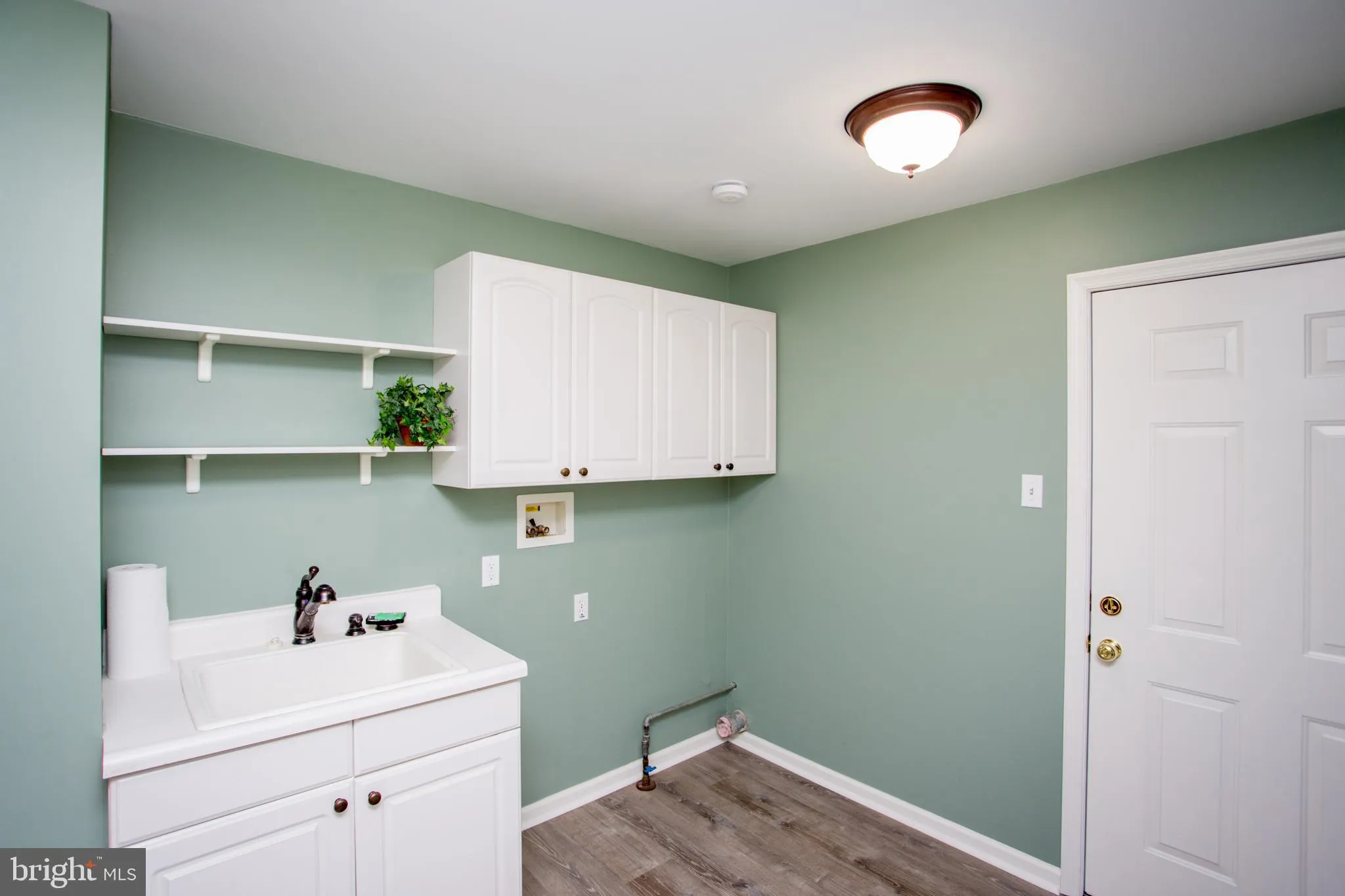 Jamison, Pennsylvania 18929, United States, 4 Bedrooms Bedrooms, ,3 BathroomsBathrooms,Residential,Active,129838