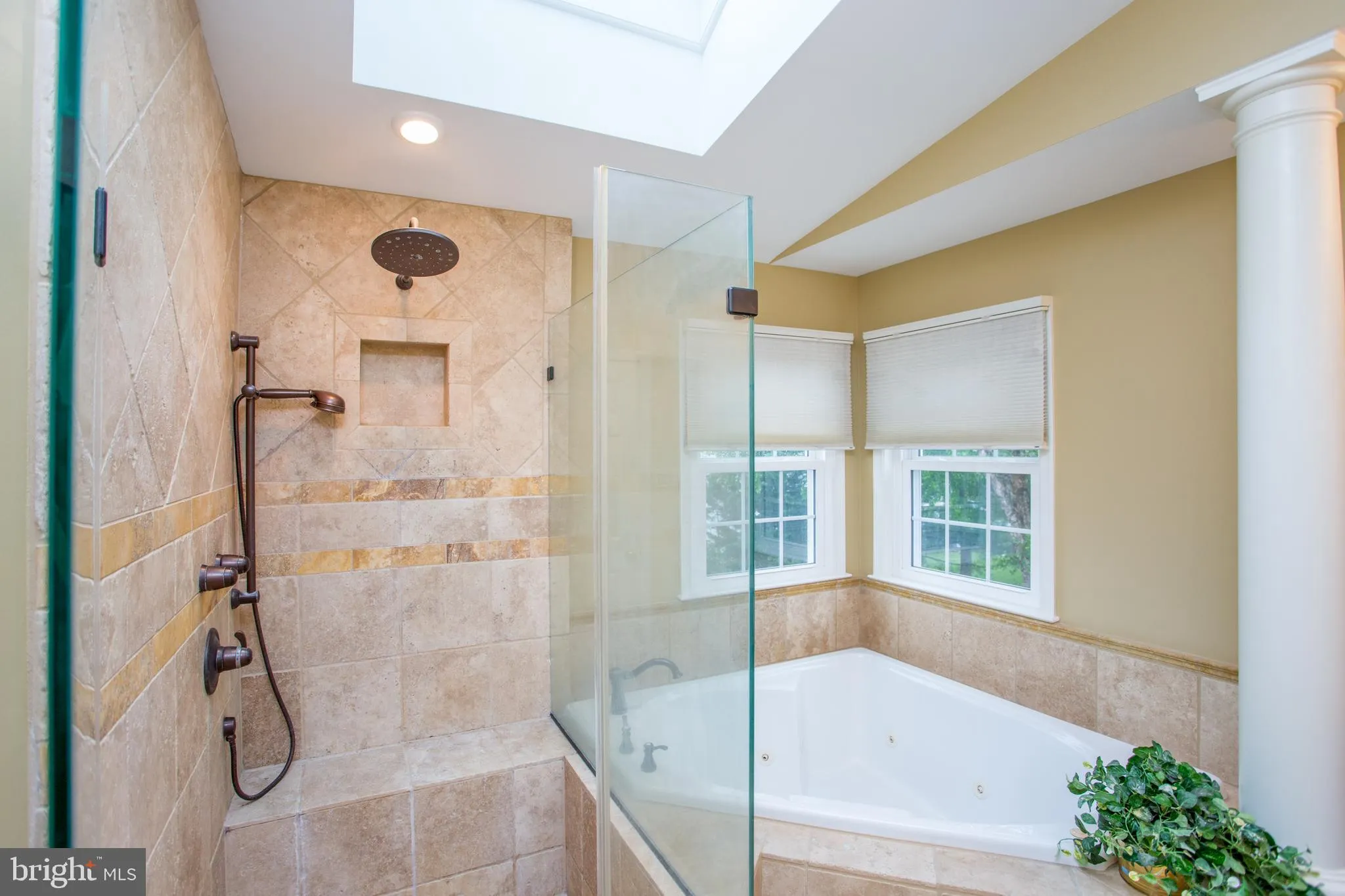 Jamison, Pennsylvania 18929, United States, 4 Bedrooms Bedrooms, ,3 BathroomsBathrooms,Residential,Active,129838