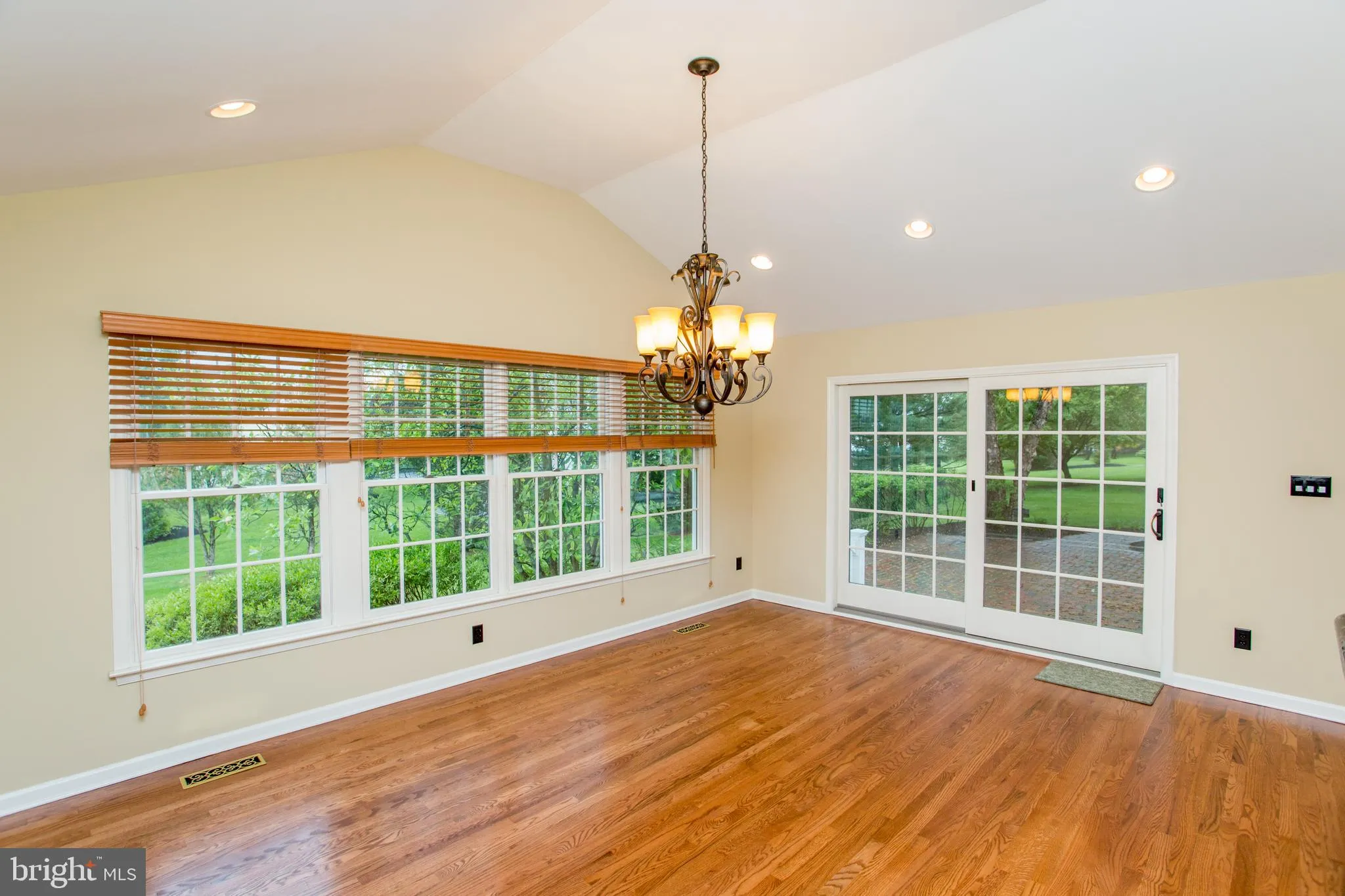 Jamison, Pennsylvania 18929, United States, 4 Bedrooms Bedrooms, ,3 BathroomsBathrooms,Residential,Active,129838