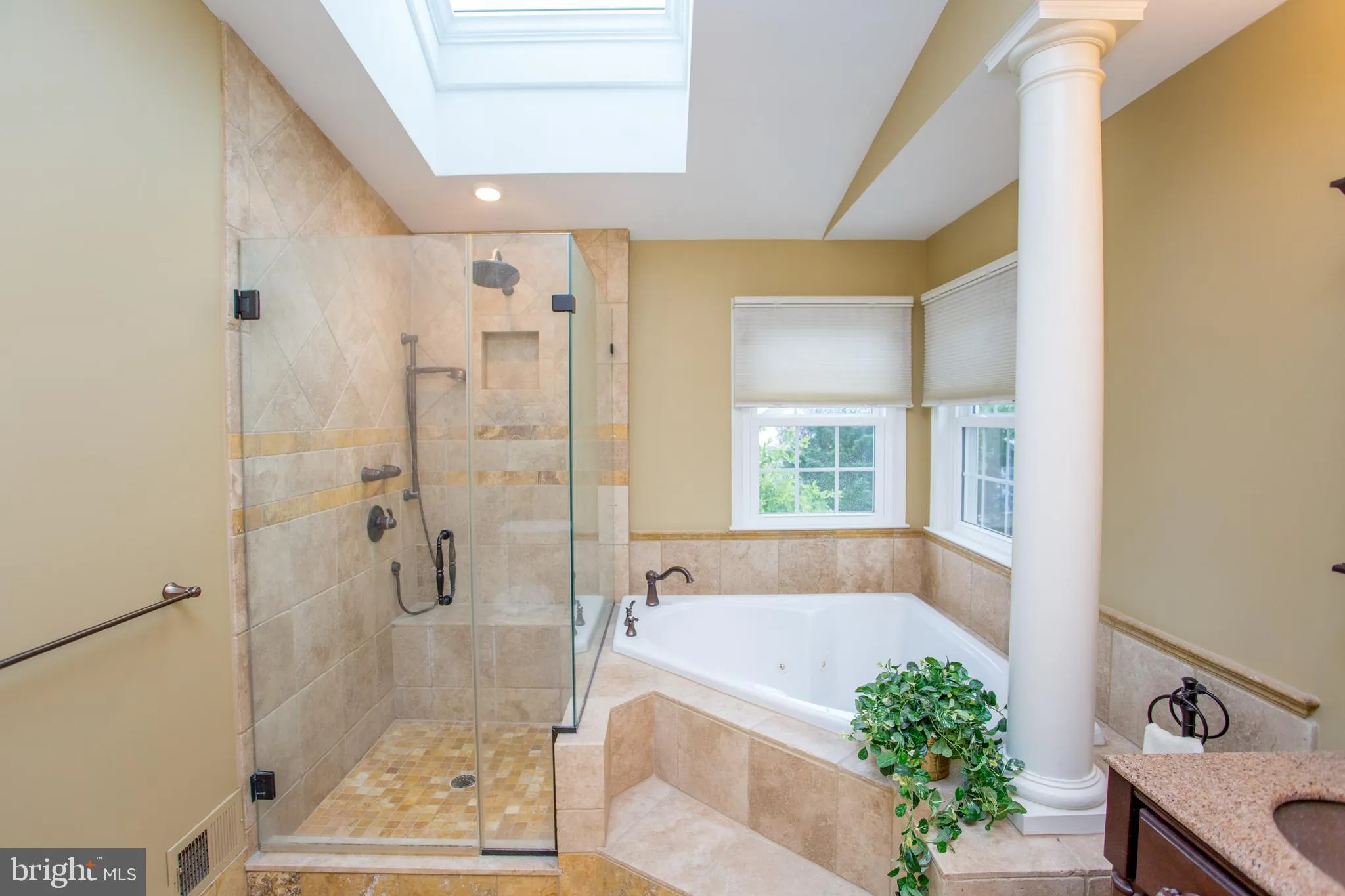 Jamison, Pennsylvania 18929, United States, 4 Bedrooms Bedrooms, ,3 BathroomsBathrooms,Residential,Active,129838