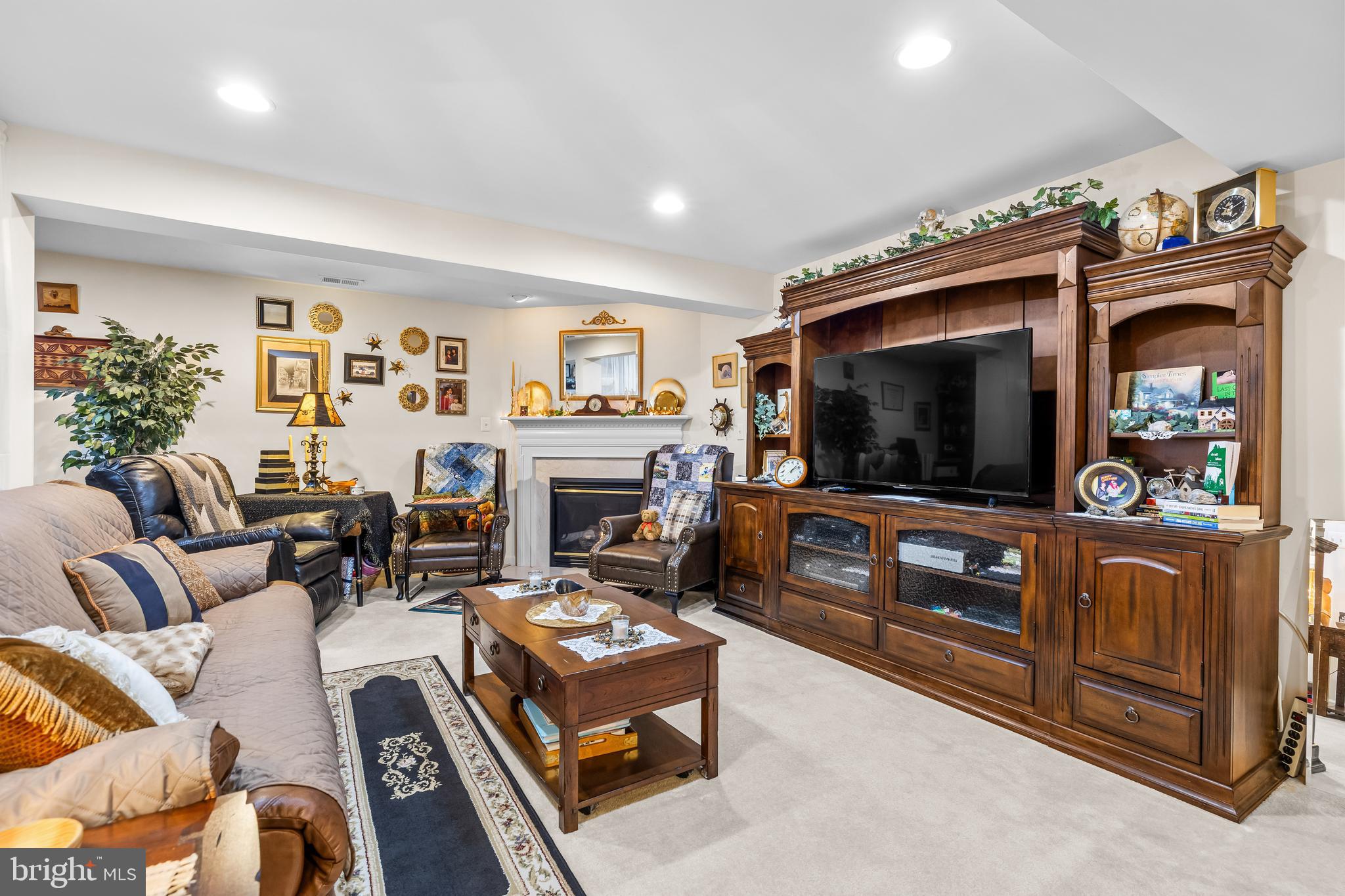 OAK HILLS - Residential