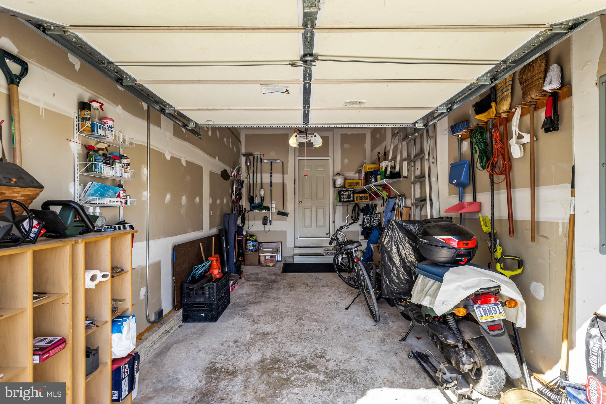 OAK HILLS - Residential