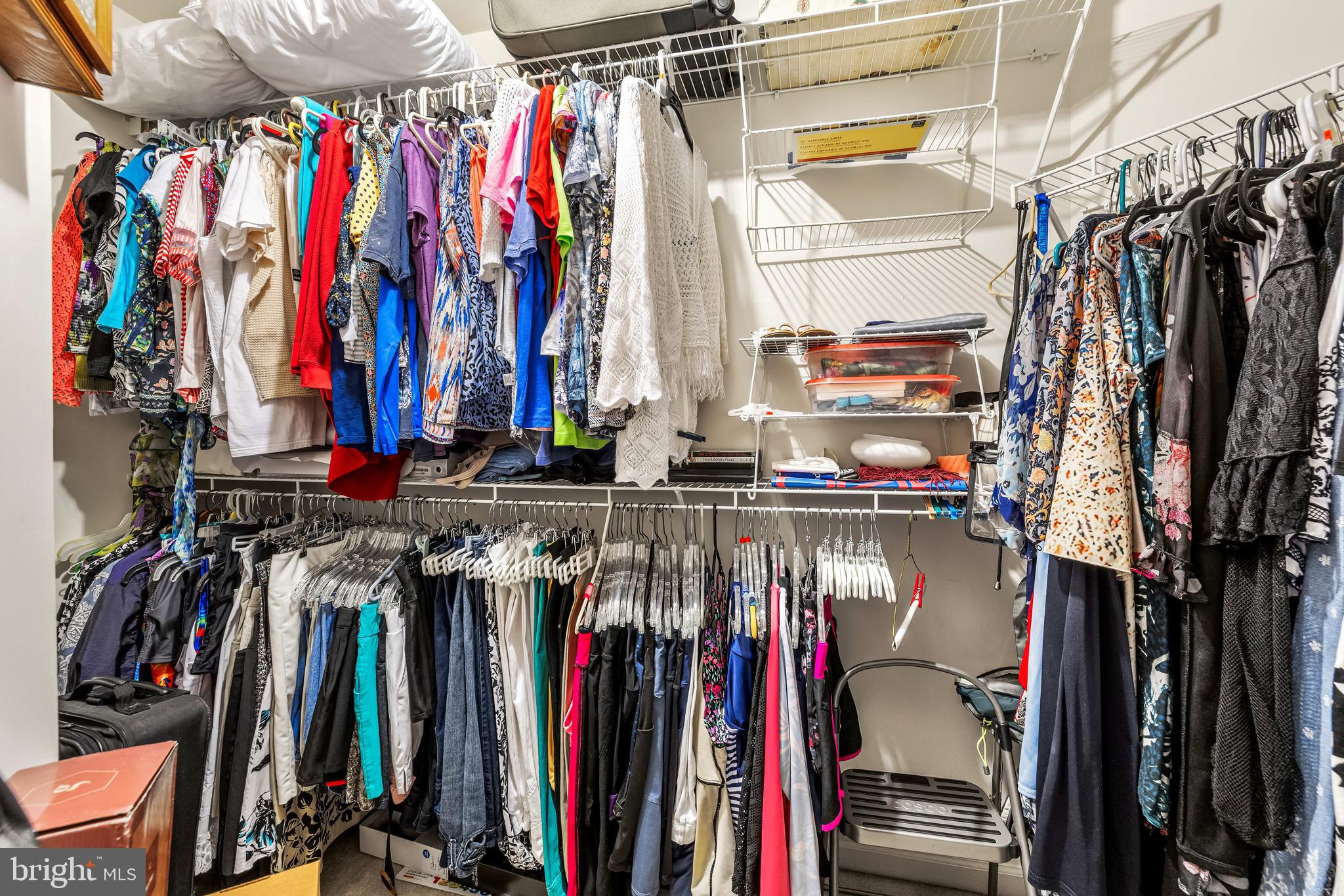 OAK HILLS - Residential