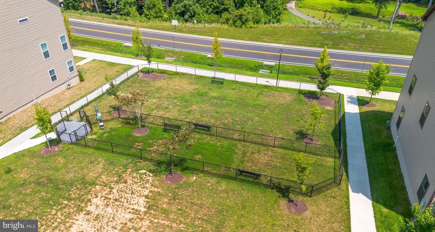 CLARKSBURG SQUARE - Residential