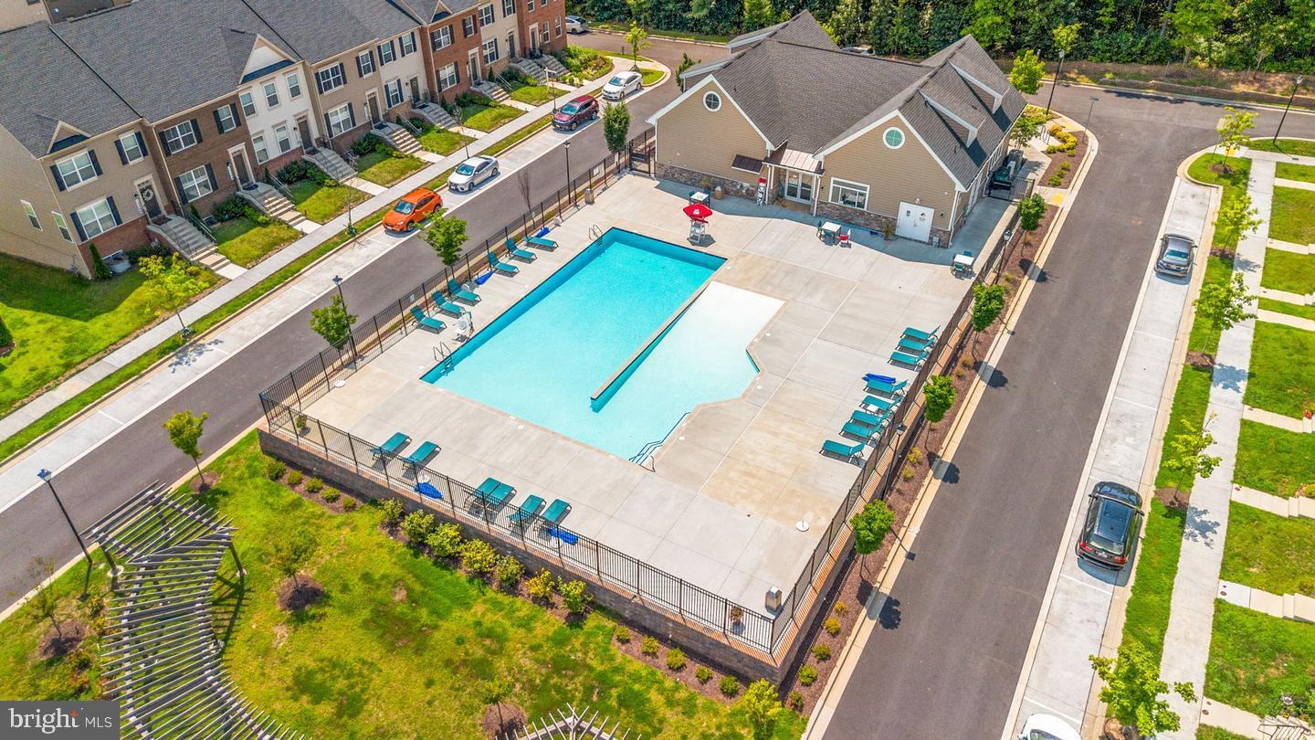 CLARKSBURG SQUARE - Residential