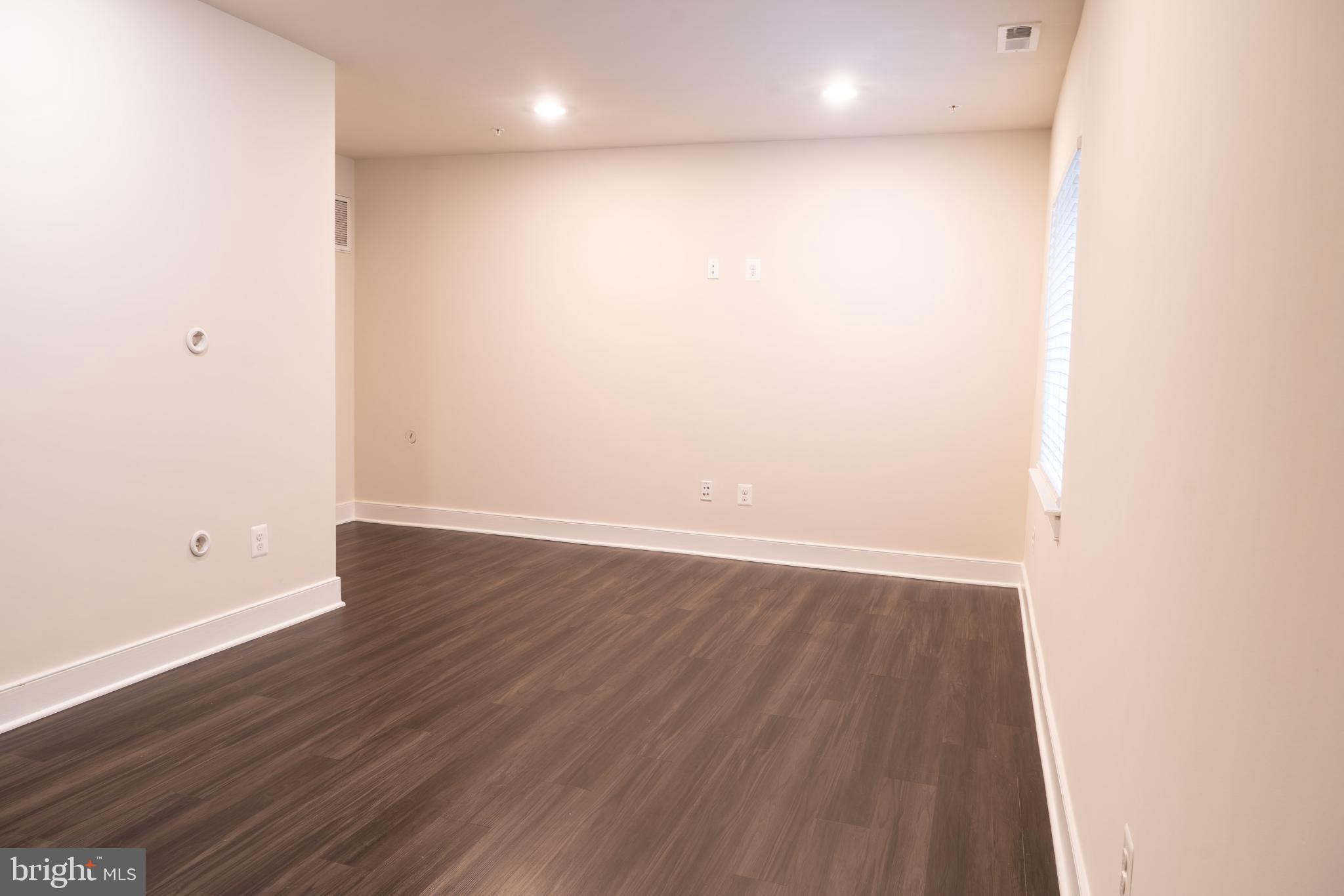 CLARKSBURG SQUARE - Residential