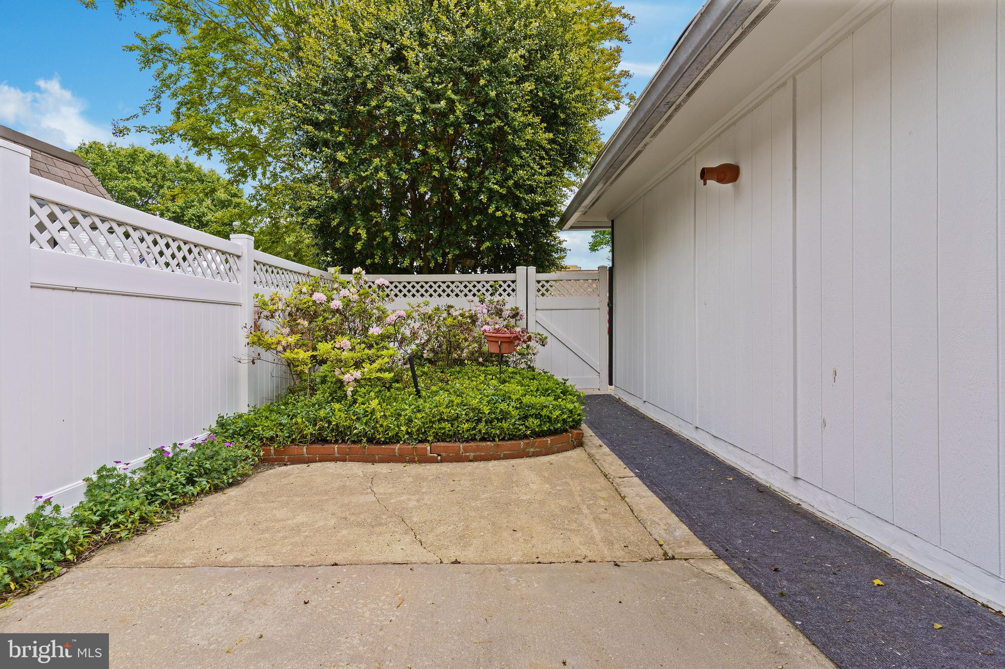ROSSMOOR MUTUAL - Residential
