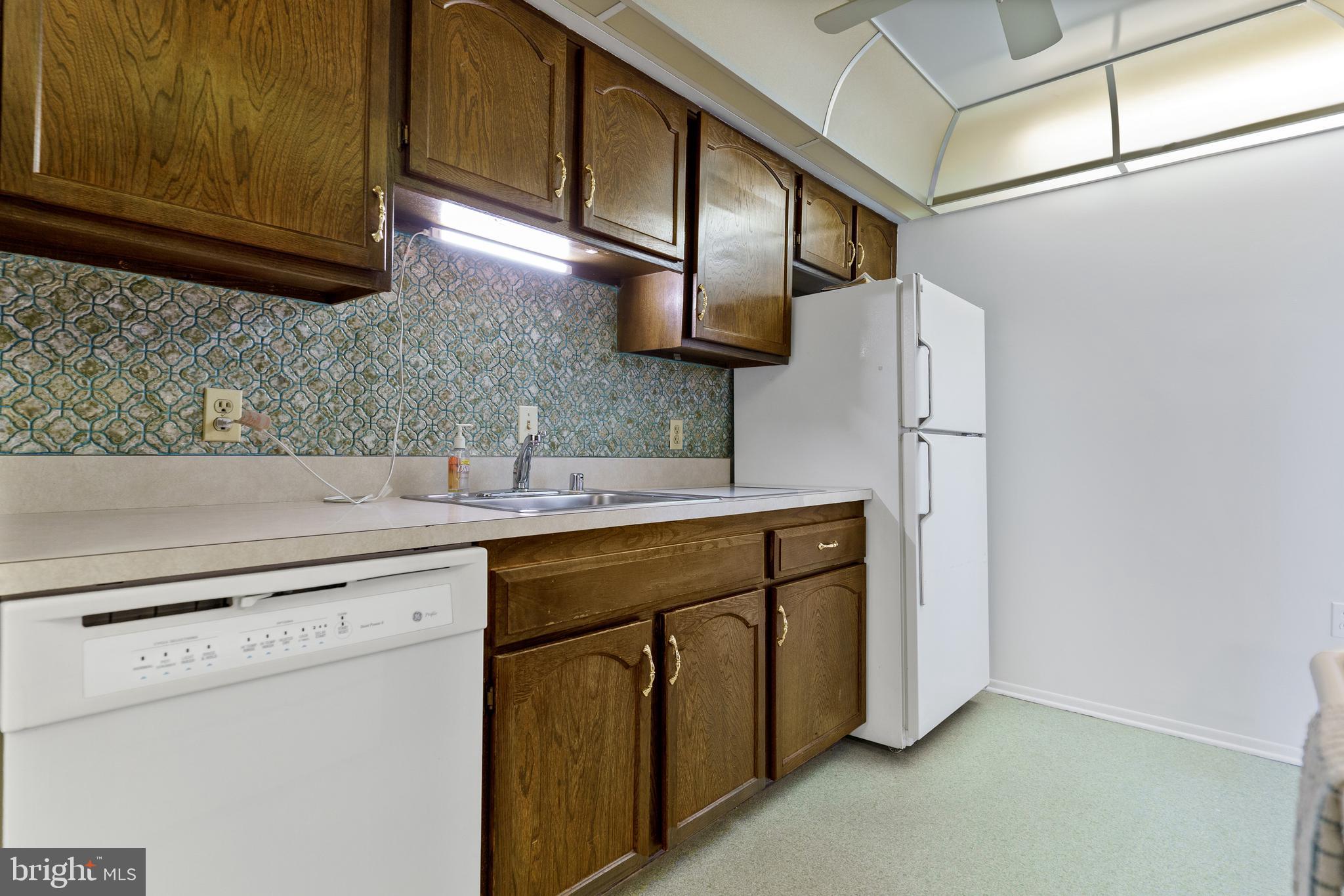 ROSSMOOR MUTUAL - Residential