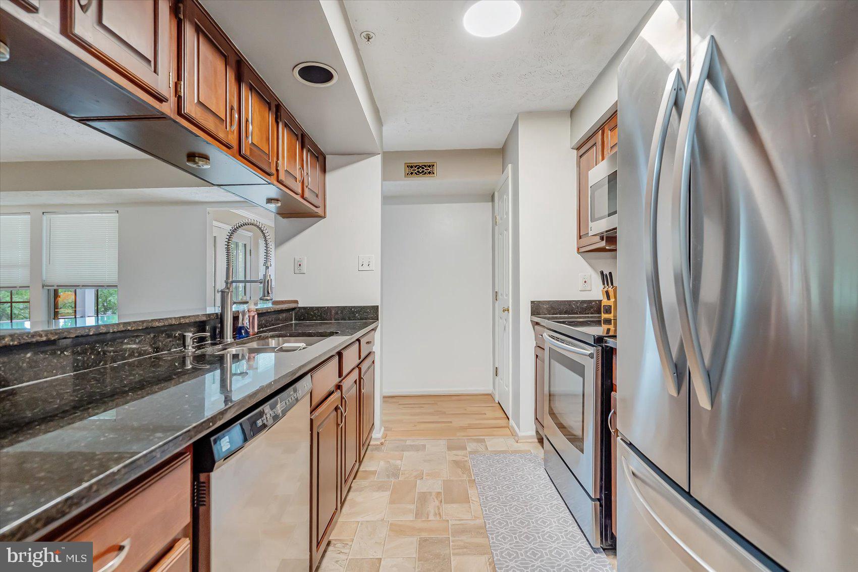 WOODBRIDGE CENTER - Residential