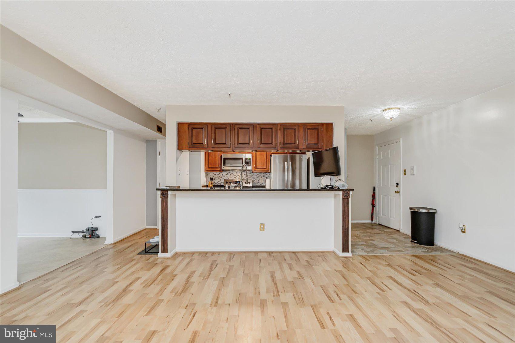 WOODBRIDGE CENTER - Residential