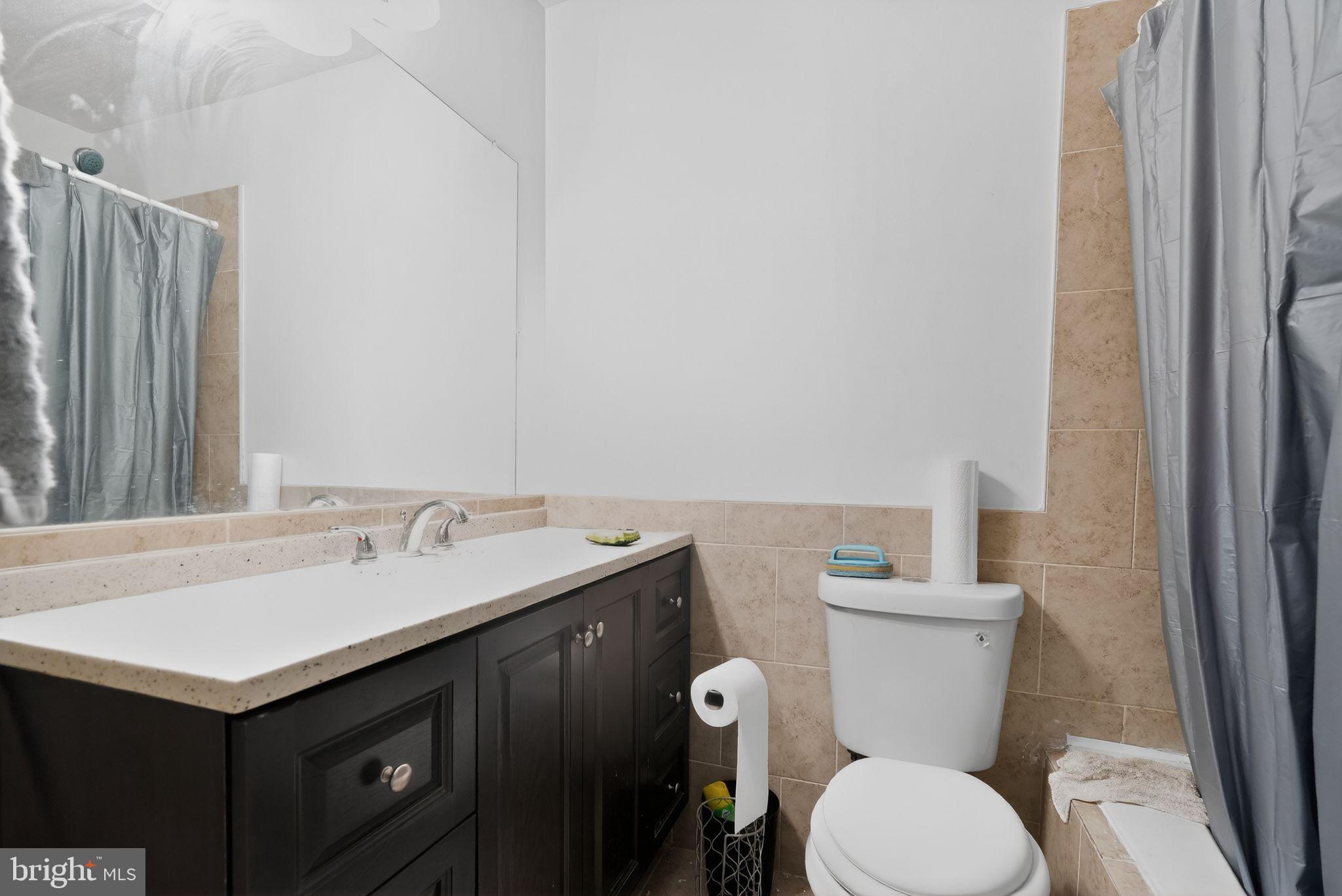 FOUR SEASONS - Residential