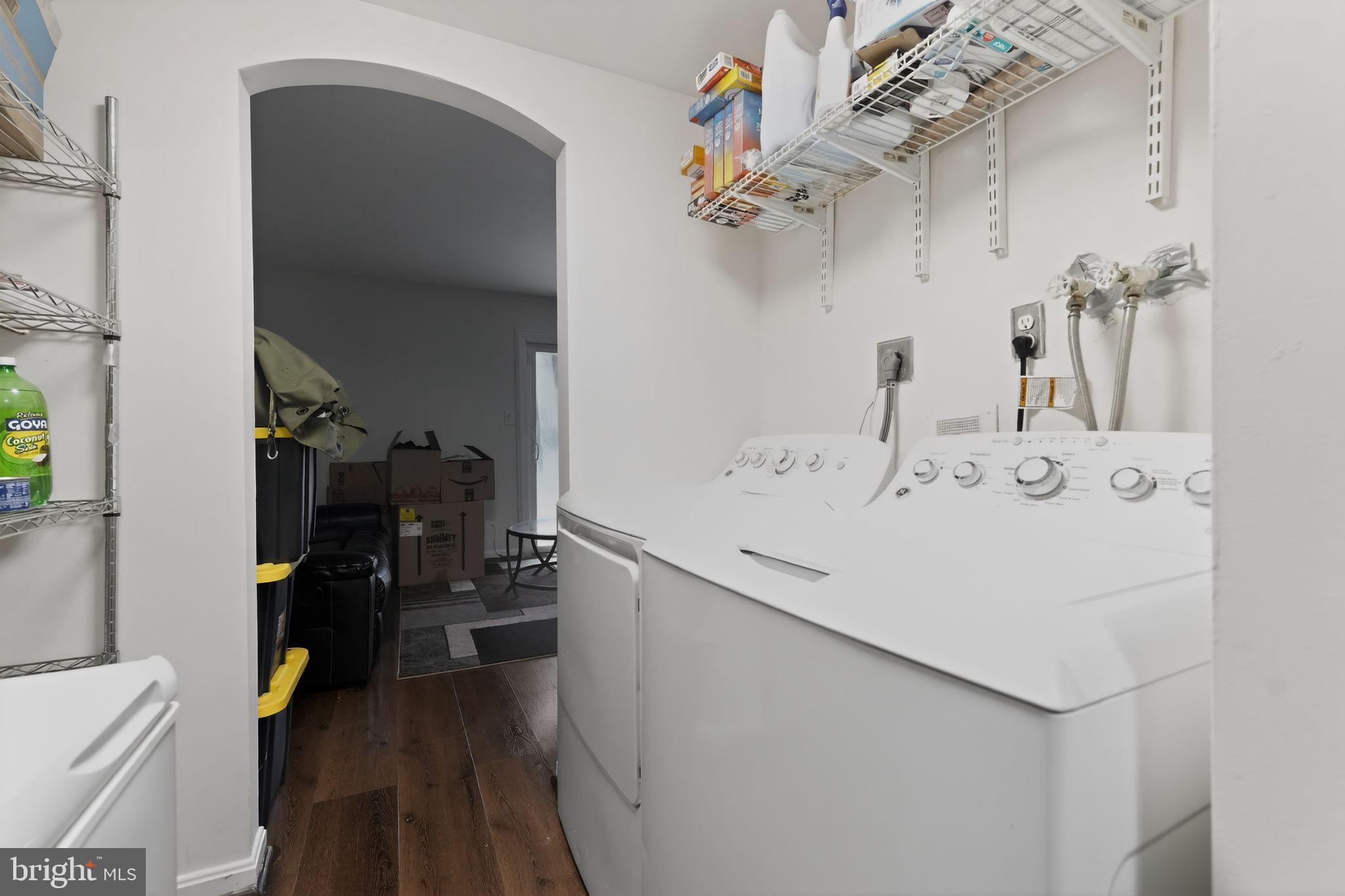 FOUR SEASONS - Residential