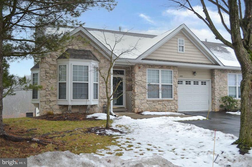 End of Row Townhouse located in Golfview development. This home has 2 Bedrooms plus bonus office/den , 2 full baths and 1 half bath, finished basement, rear patio and deck. First floor has Living room area, Formal Dining room, office/den , full kitchen with open view of Rec room with sliding doors to rear covered deck, laundry room, main bedroom with walk in closet, full bath with stall shower, tub area and double sink vanity, 2nd bedroom and full hall bath. The basement is finished with half bath, sliding door to rear patio and storage room that has heater and hot water tank. There is a one car garage and driveway for 2 cars. Property is being sold as-is. Proof of funds/pre approval needed with all offers. Seller will not review or accept any offers for the first 7 days of marketing.
Some photos provided are digitally staged .