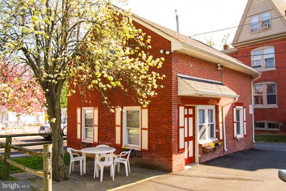WEST CHESTER BORO - Residential Lease