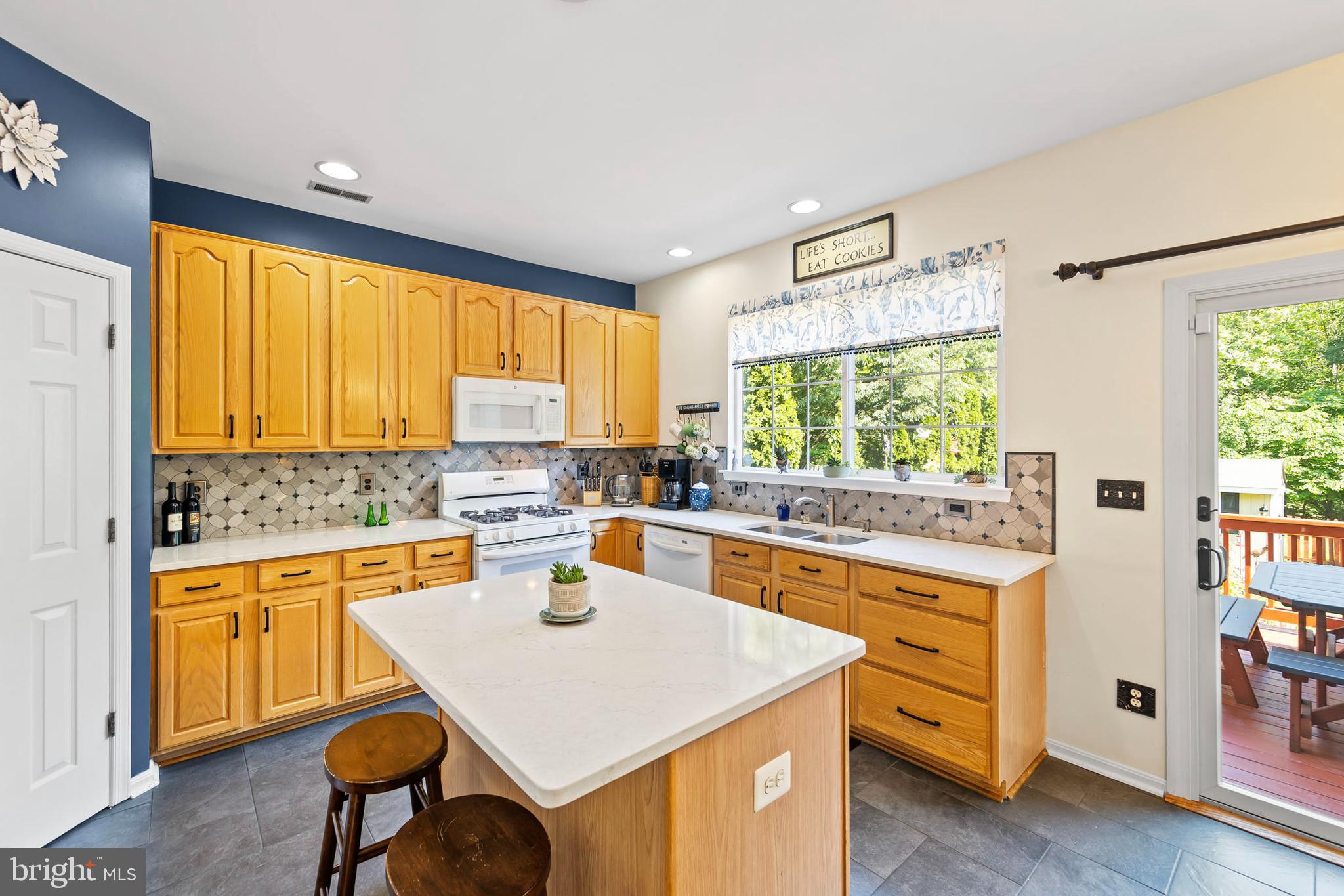 WAYSIDE VILLAGE - Residential