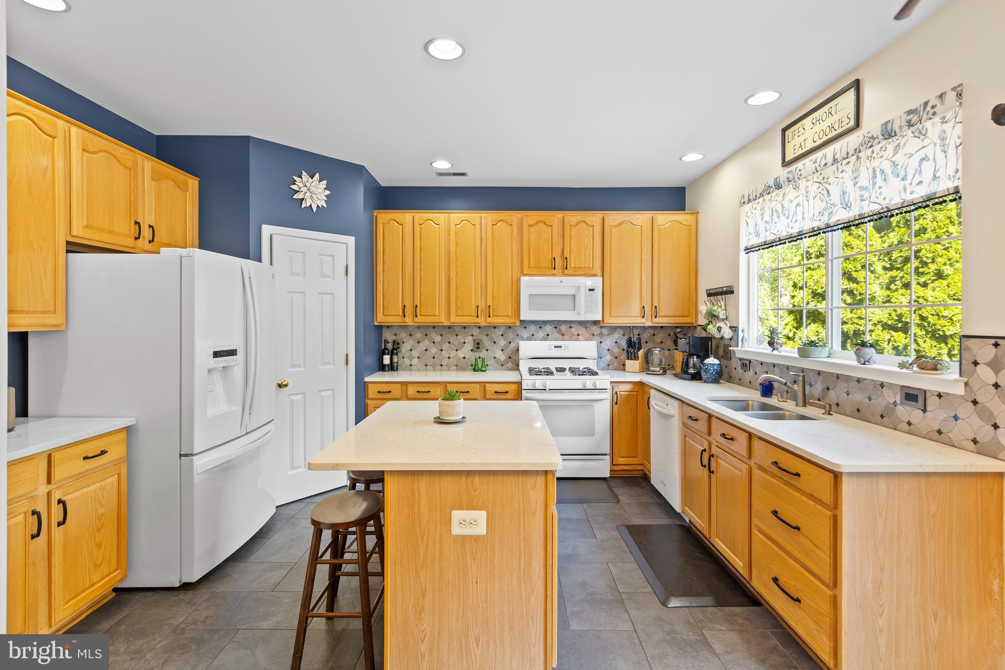 WAYSIDE VILLAGE - Residential