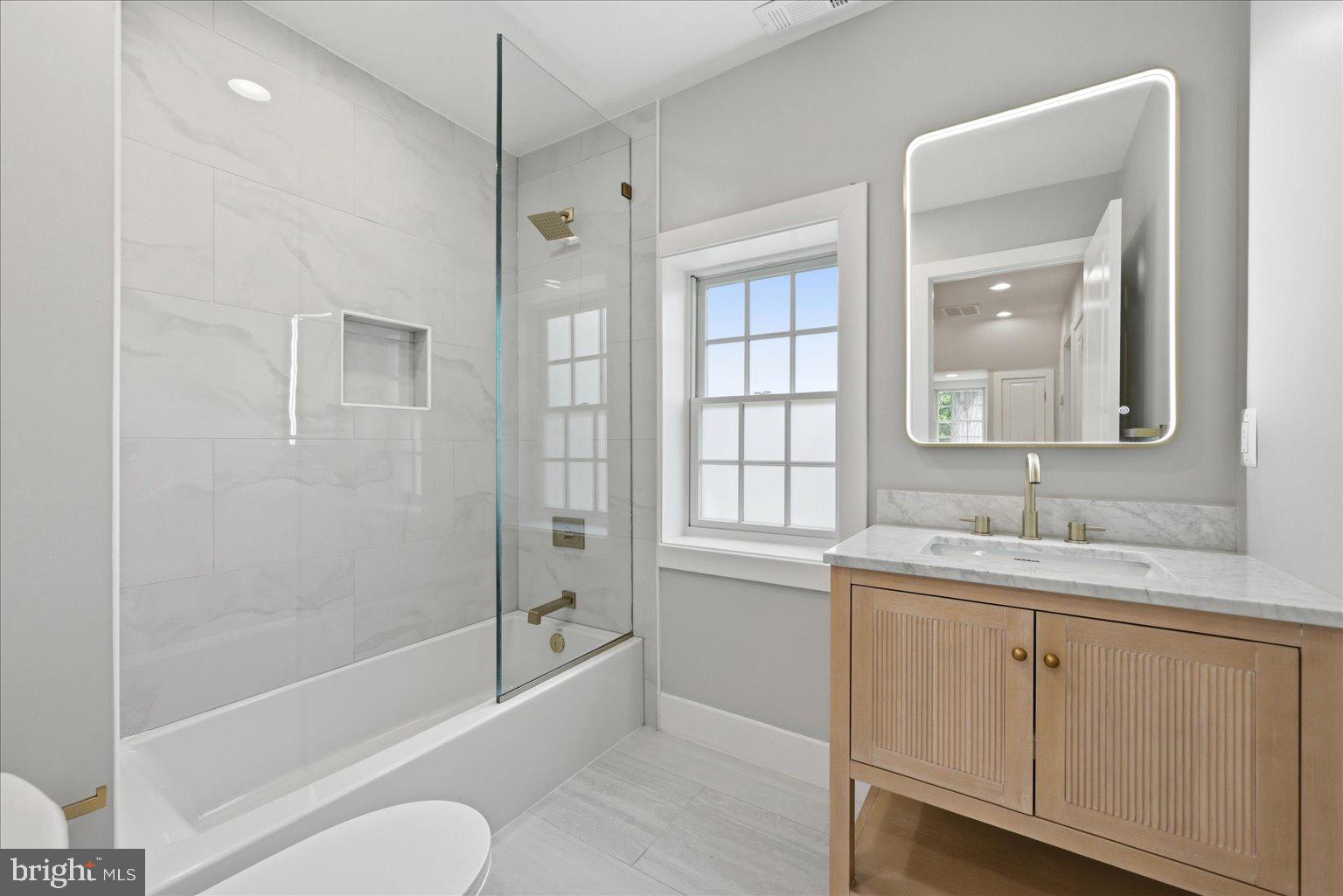 CLEVELAND PARK - Residential