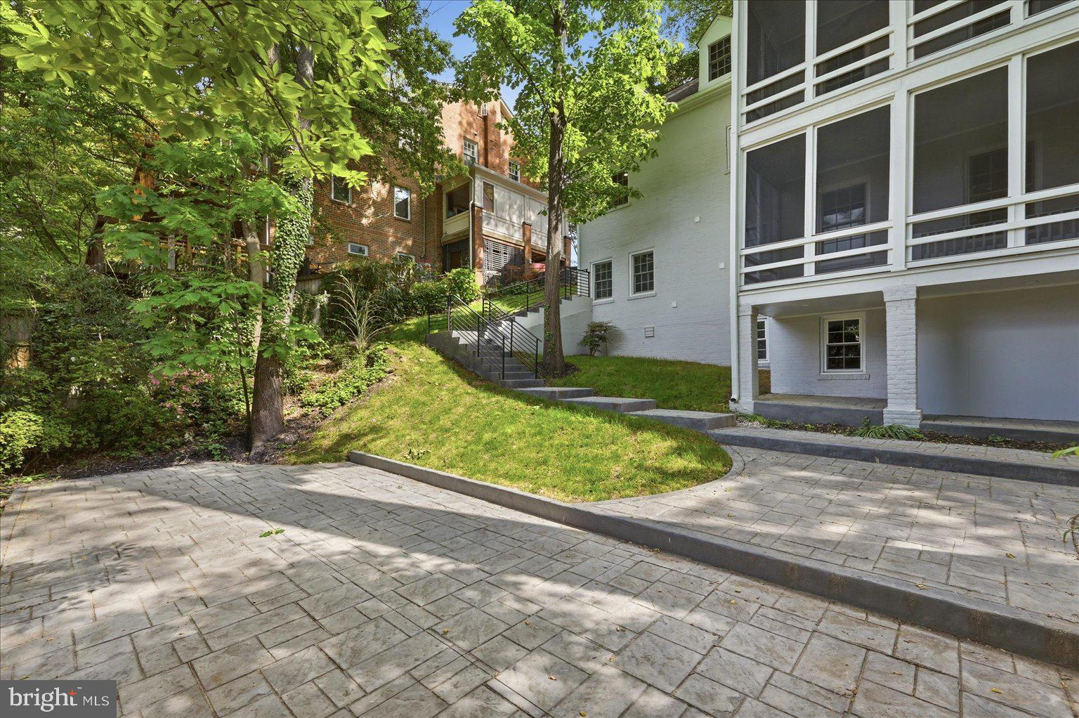 CLEVELAND PARK - Residential