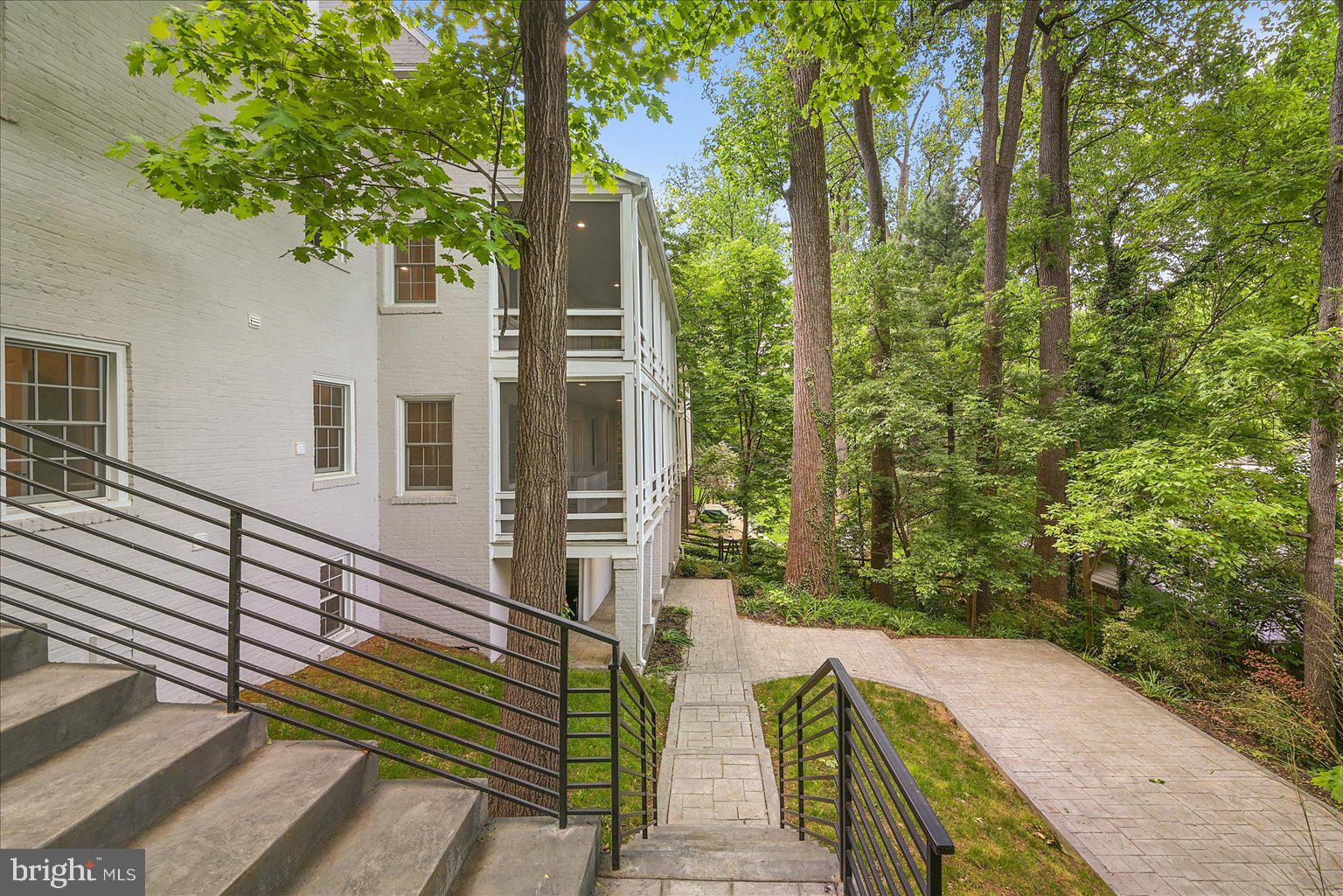 CLEVELAND PARK - Residential