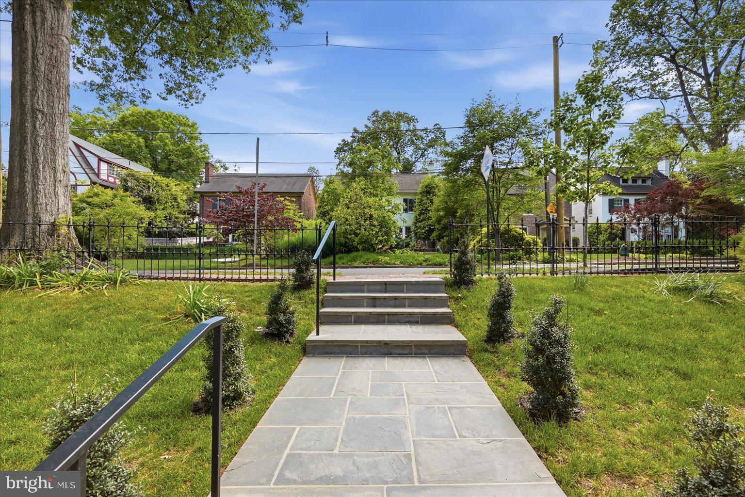 CLEVELAND PARK - Residential