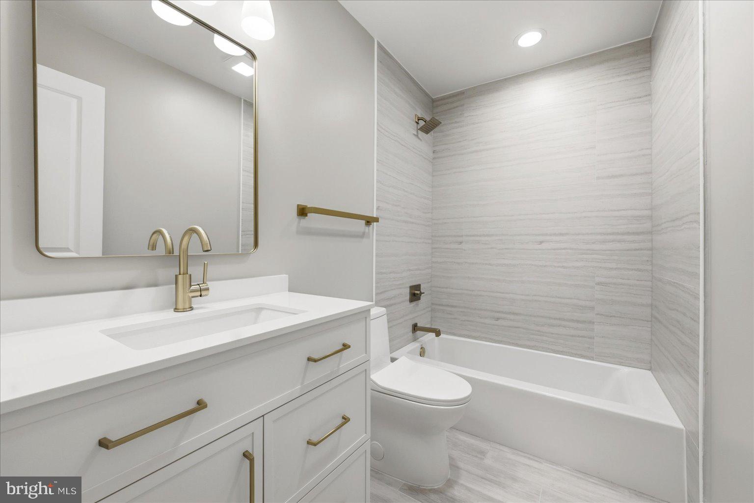 CLEVELAND PARK - Residential