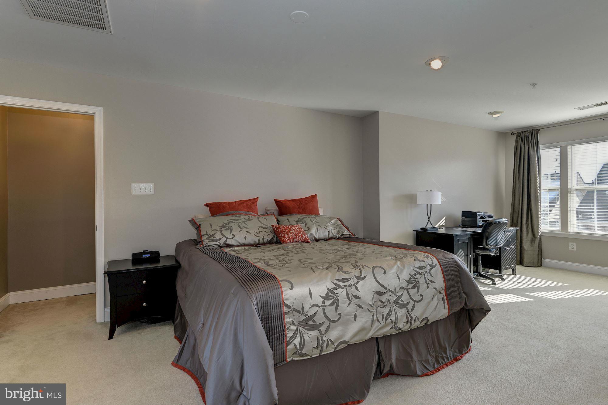 KING FARM BAILEYS COMMON - Residential