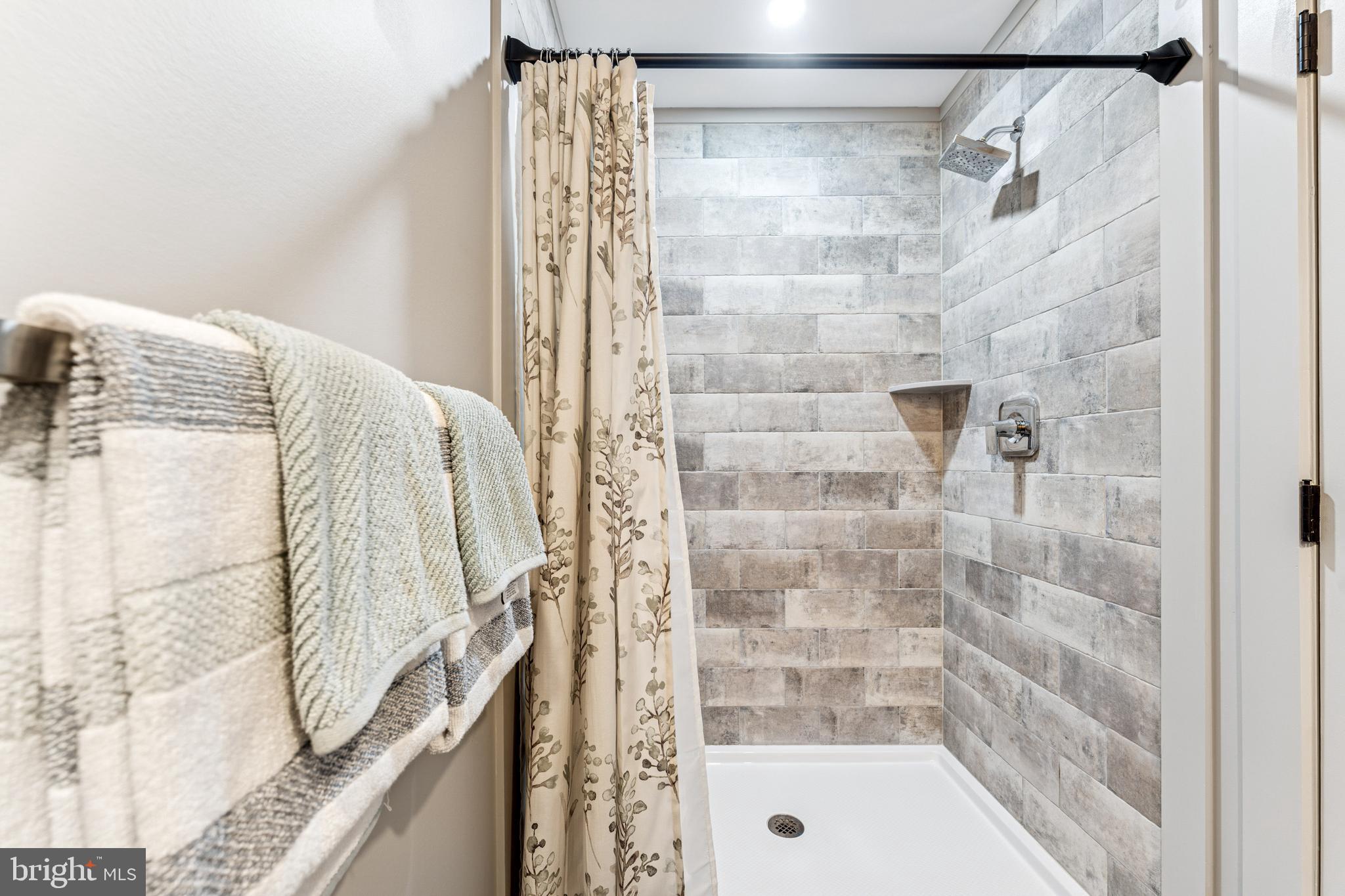 NORBECK ESTATES - Residential