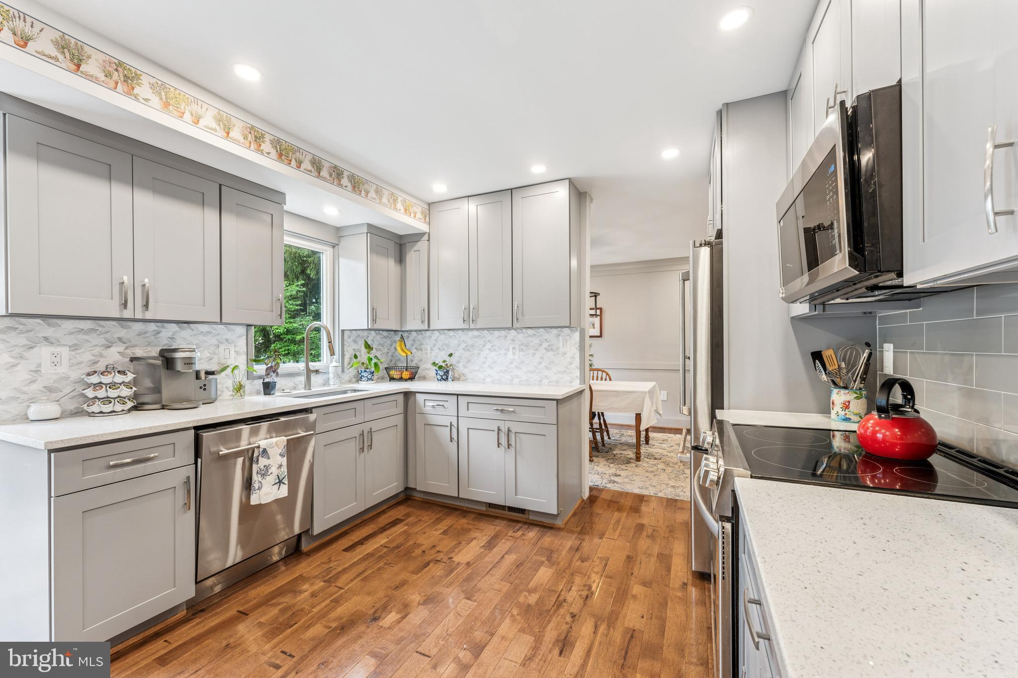 NORBECK ESTATES - Residential