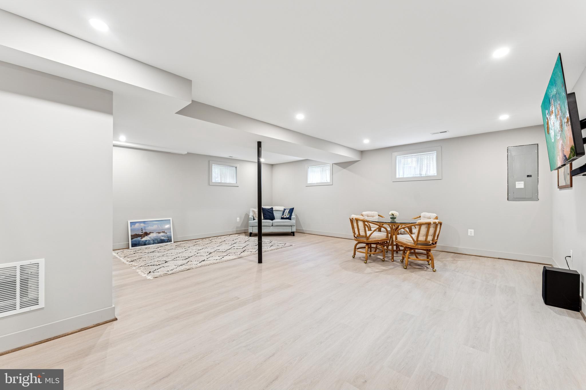 NORBECK ESTATES - Residential