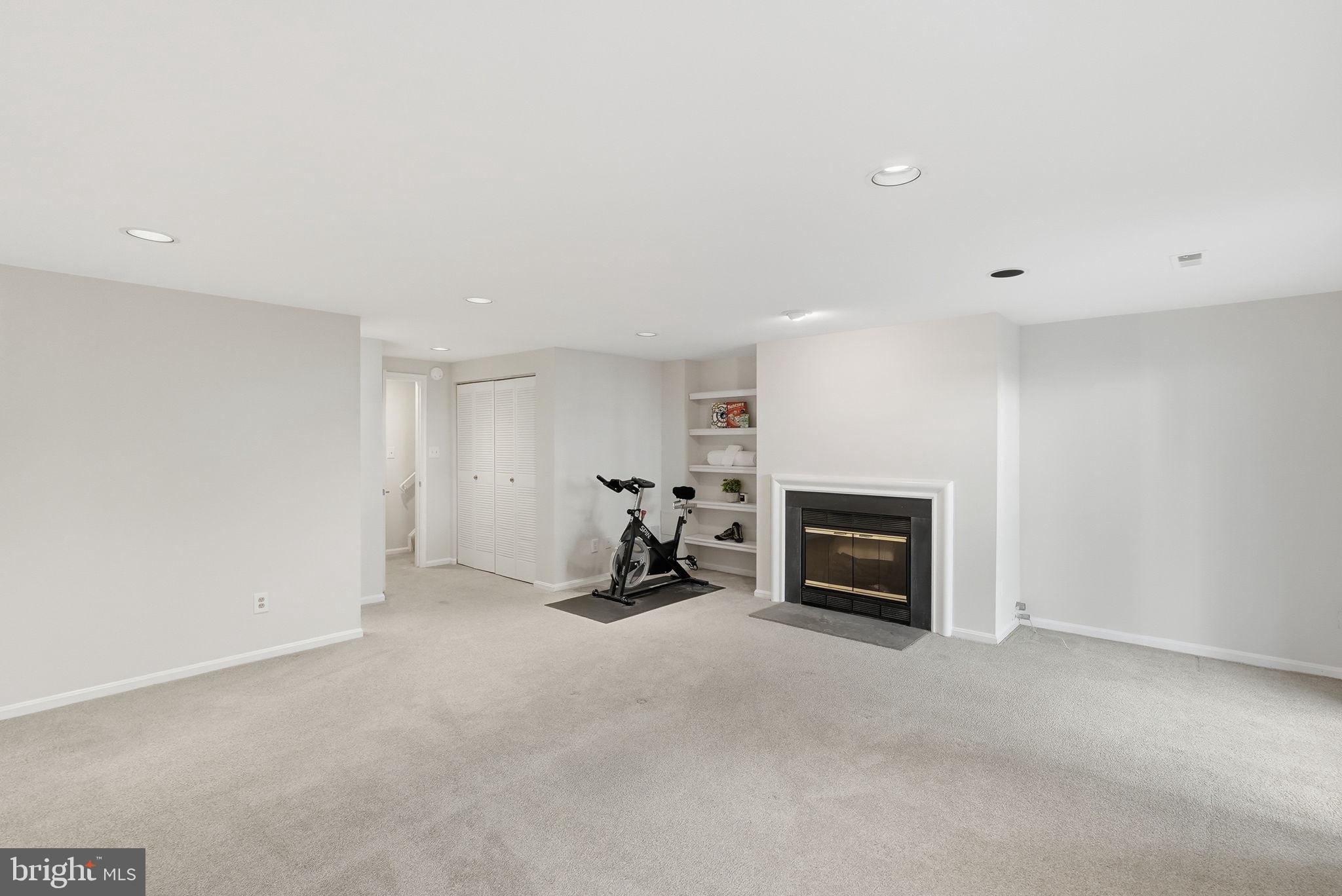 SUFFOLK PLACE - Residential