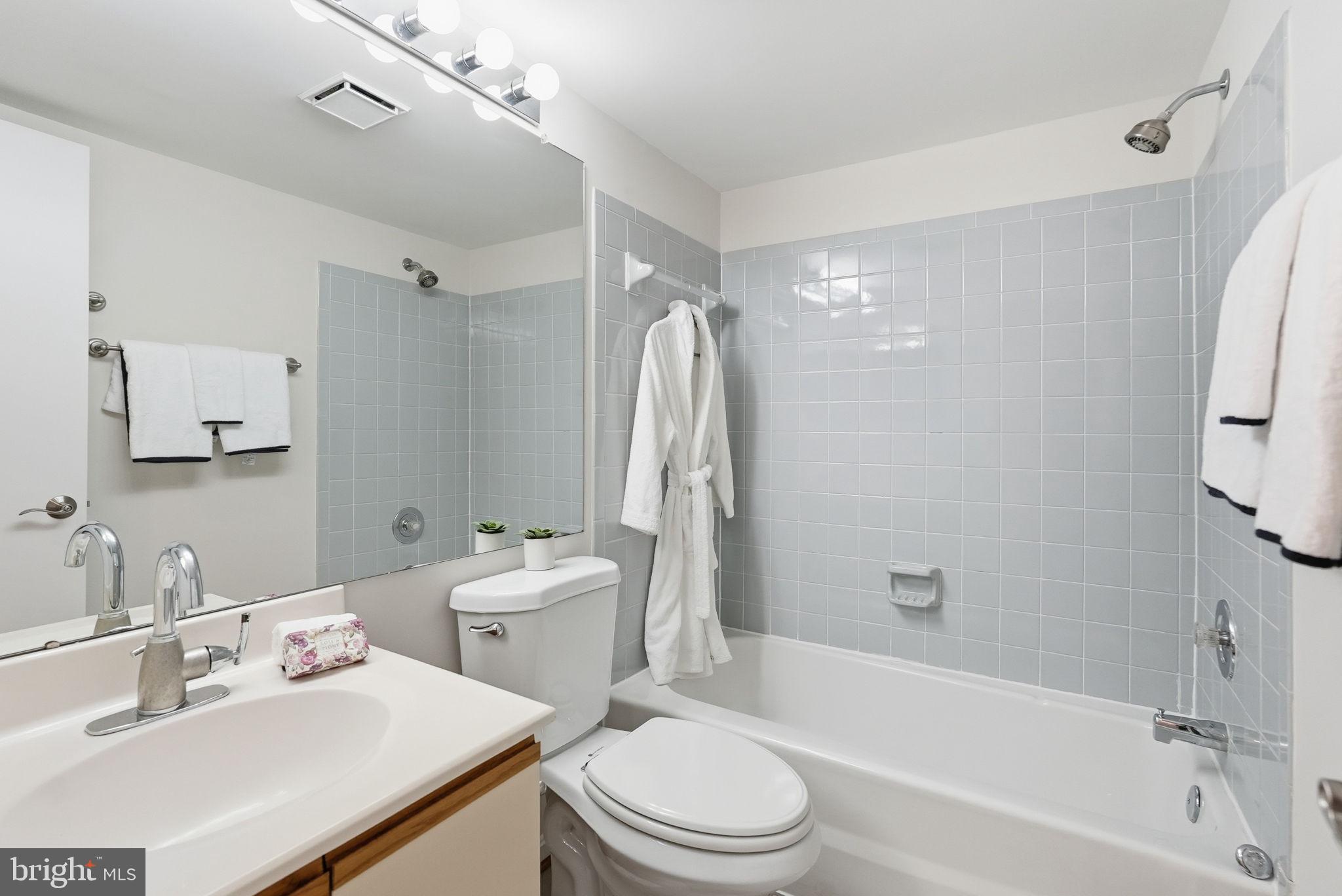 SUFFOLK PLACE - Residential