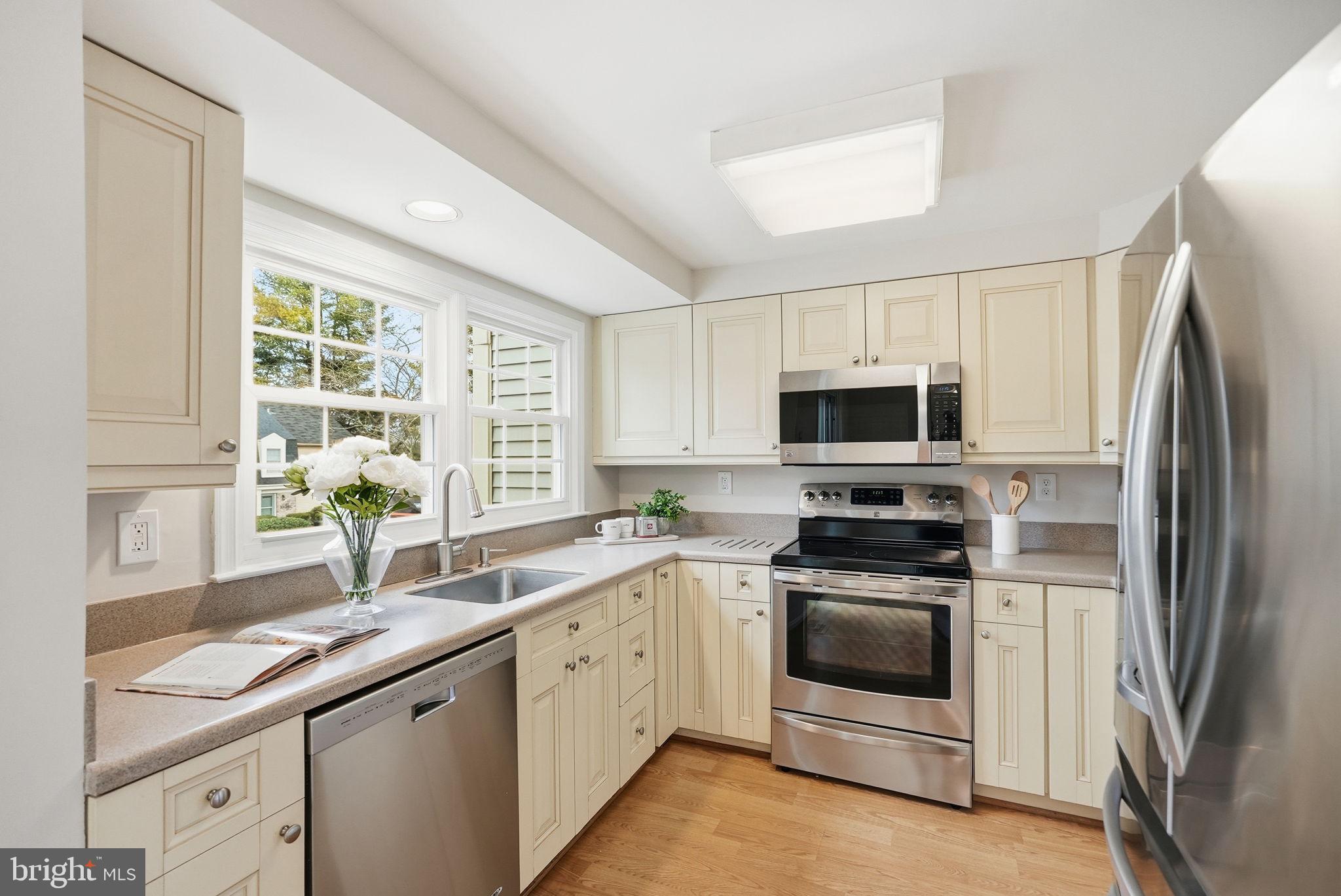 SUFFOLK PLACE - Residential