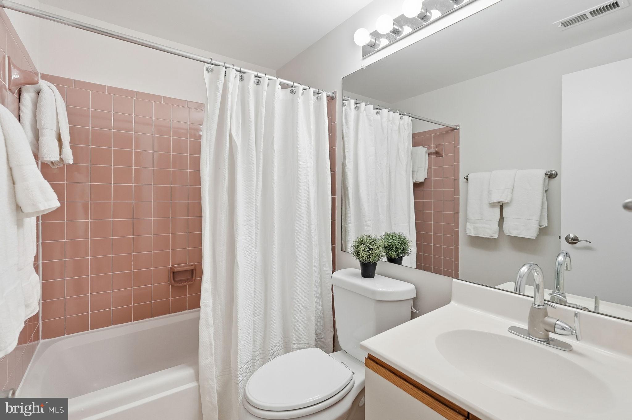 SUFFOLK PLACE - Residential