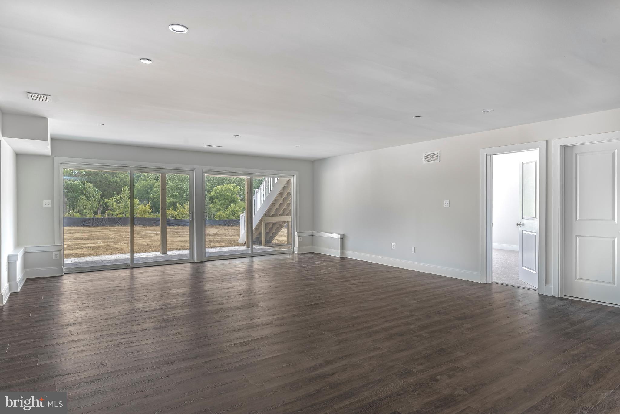 SOUTH RIVER CROSSING - Residential