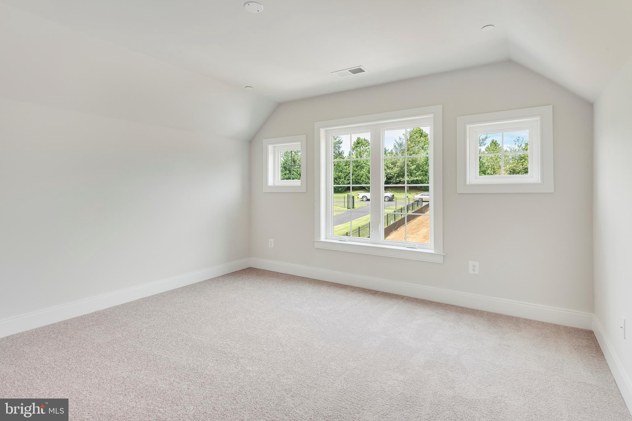 SOUTH RIVER CROSSING - Residential