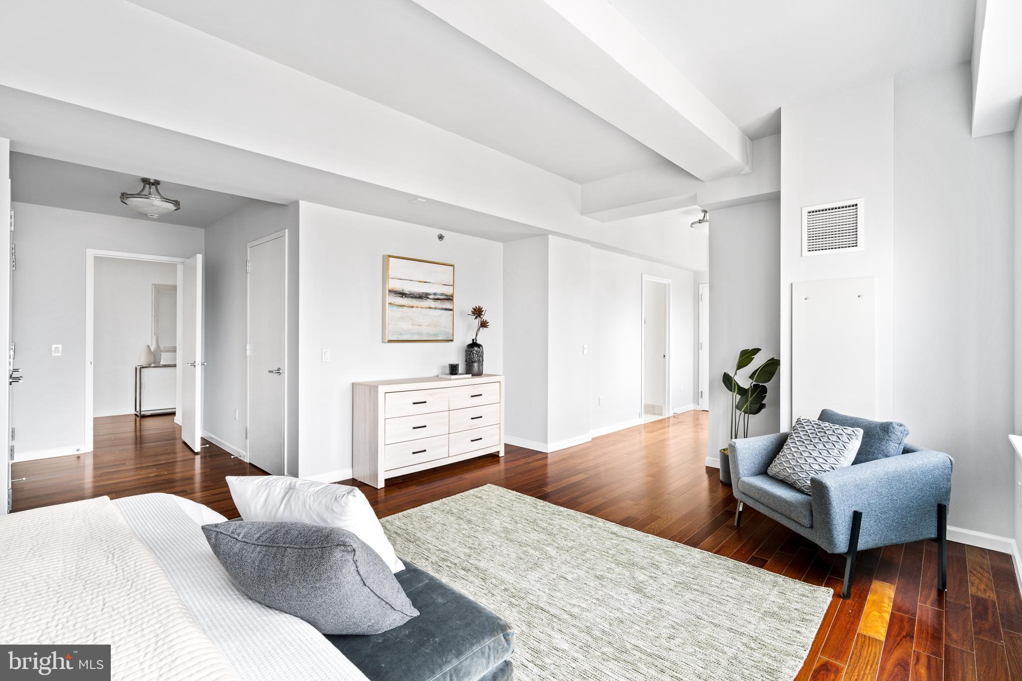 AVENUE OF THE ARTS - Residential