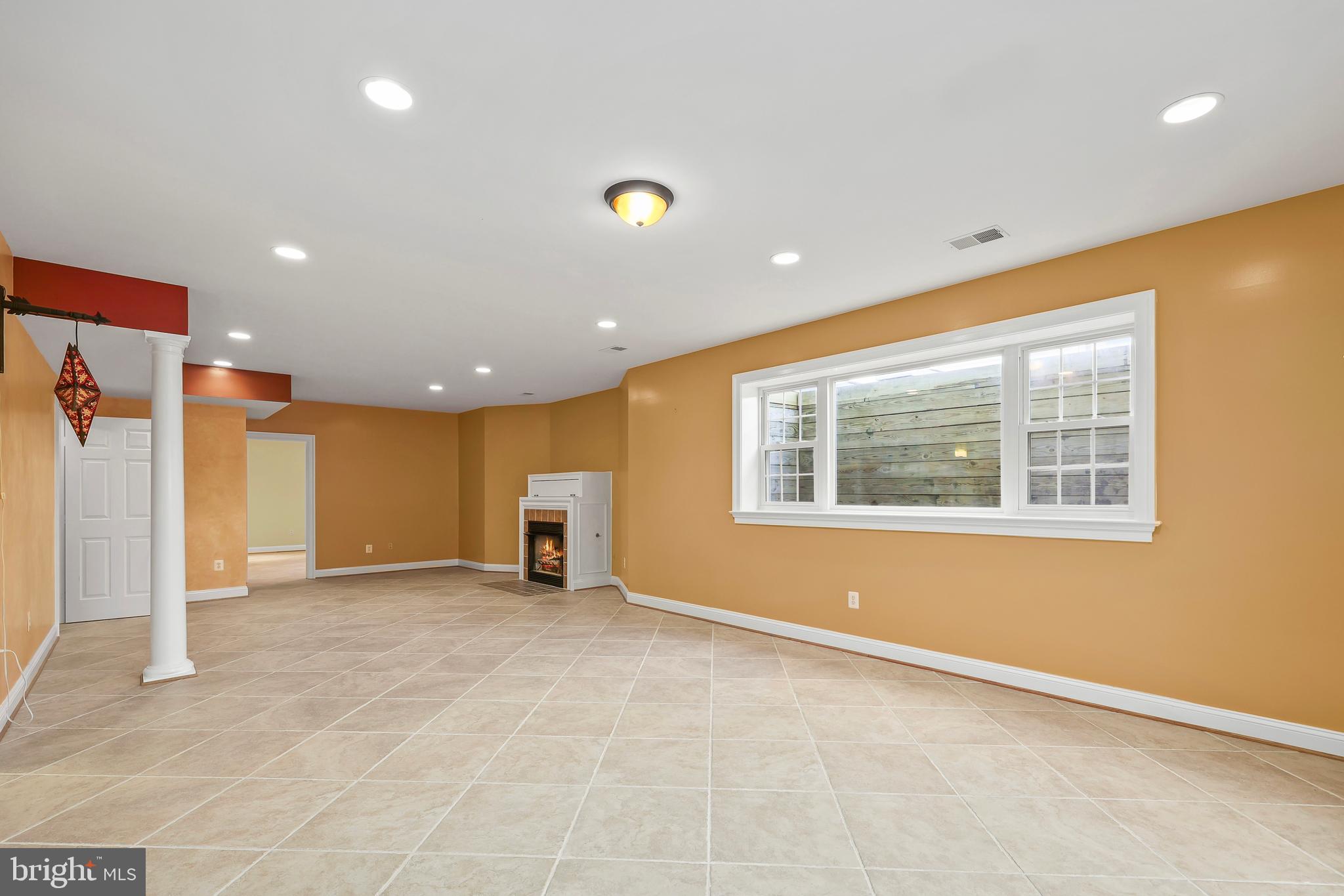 ROLLING MEADOWS - Residential