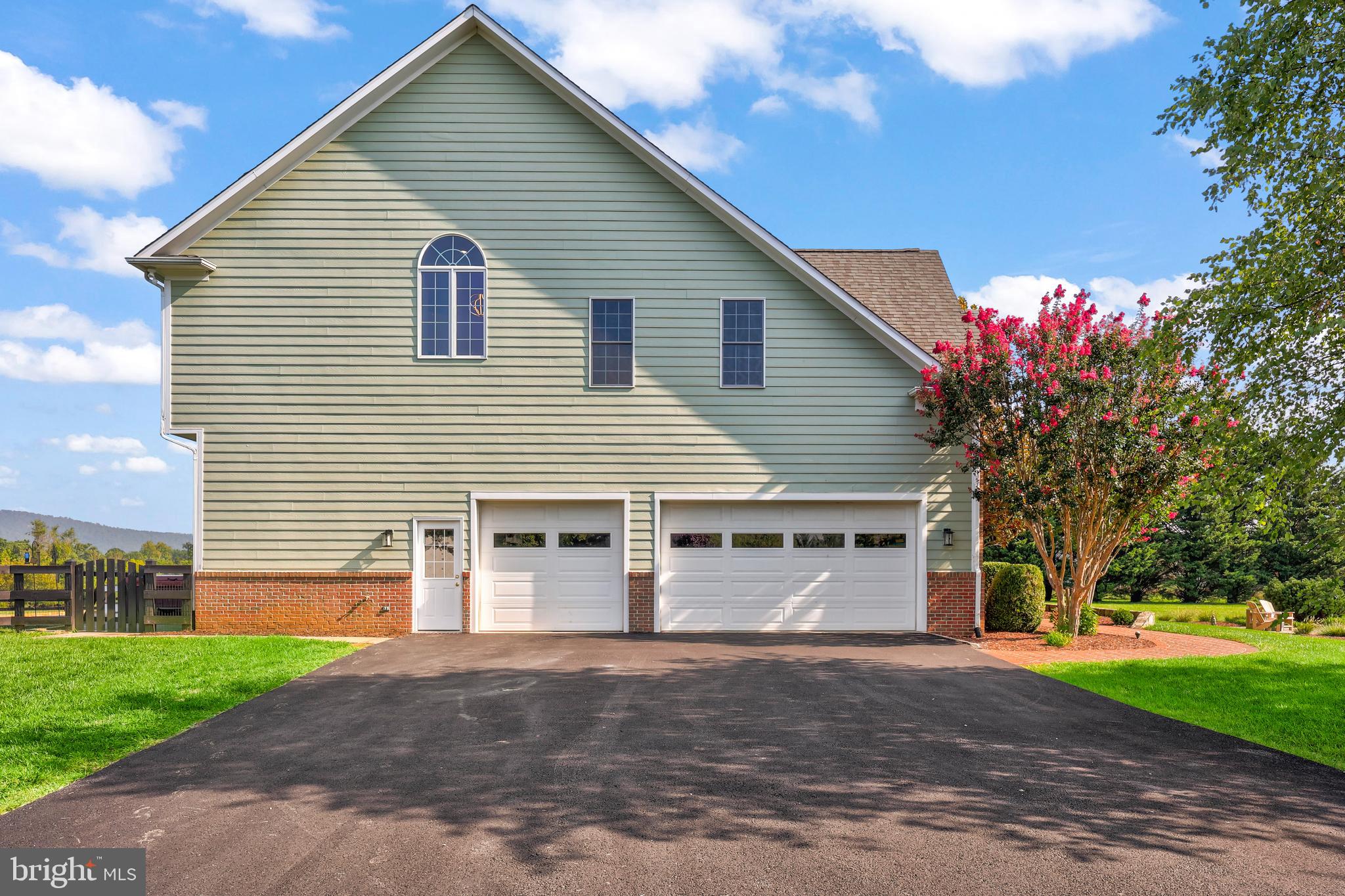 ROLLING MEADOWS - Residential