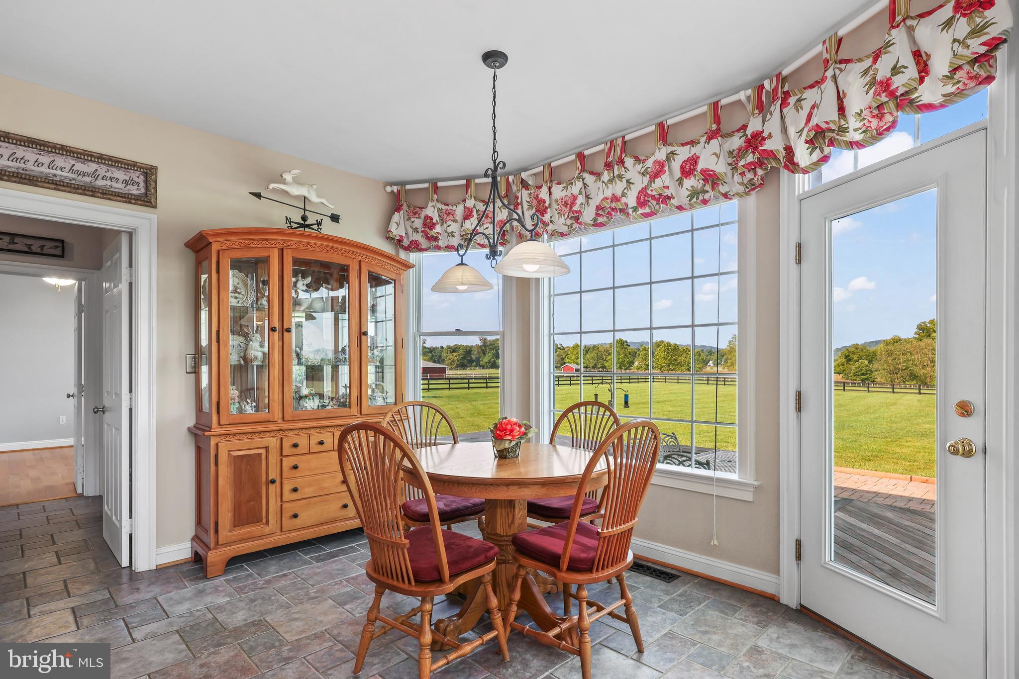 ROLLING MEADOWS - Residential