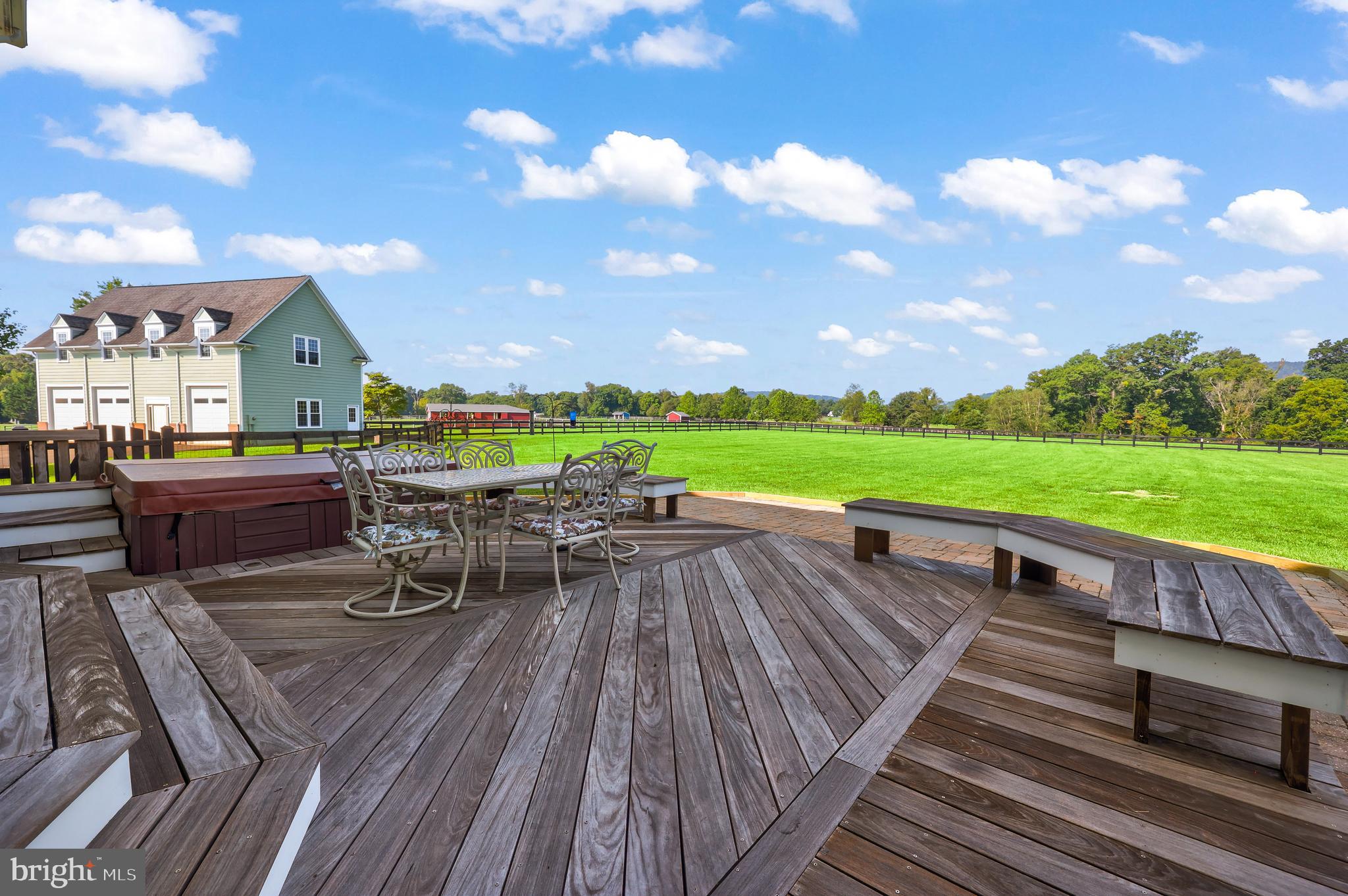 ROLLING MEADOWS - Residential