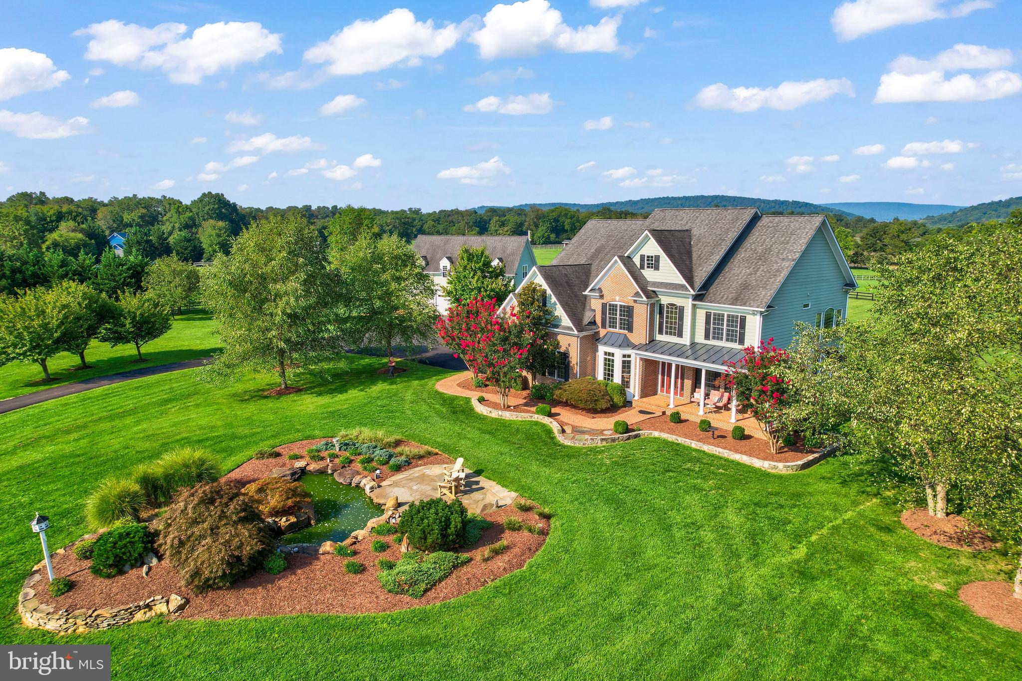 ROLLING MEADOWS - Residential