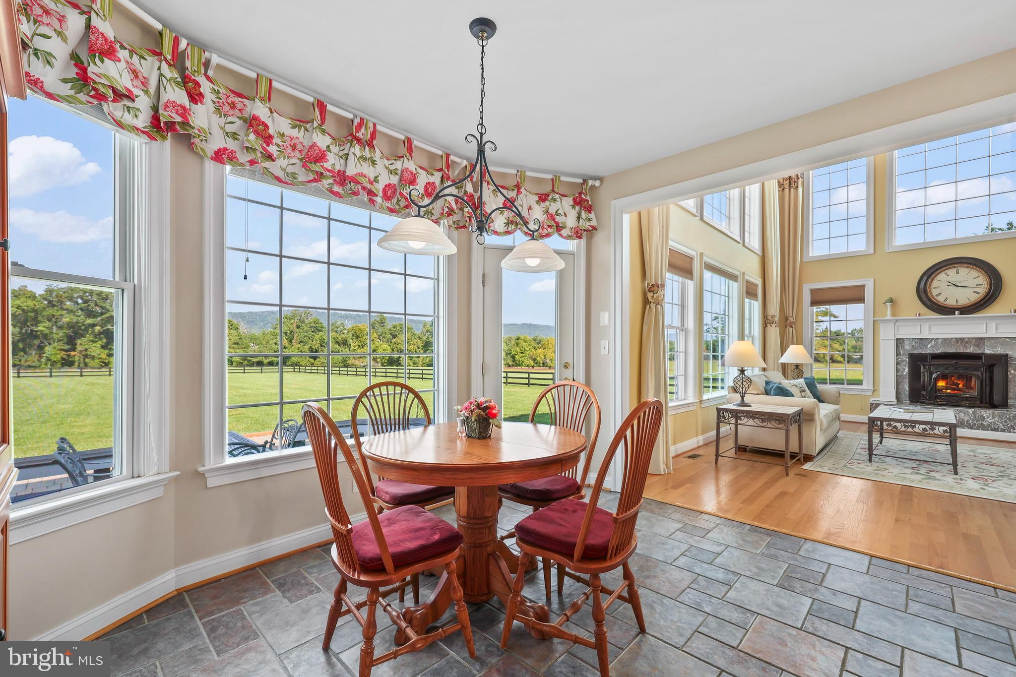 ROLLING MEADOWS - Residential