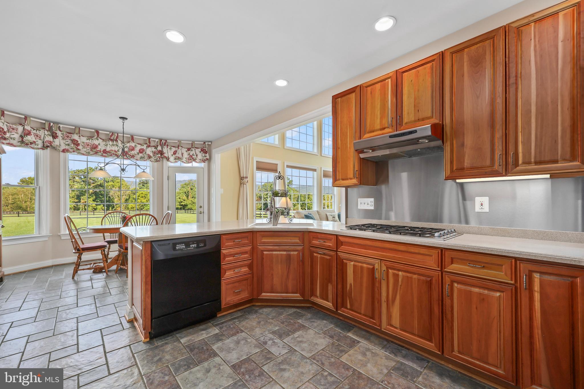 ROLLING MEADOWS - Residential