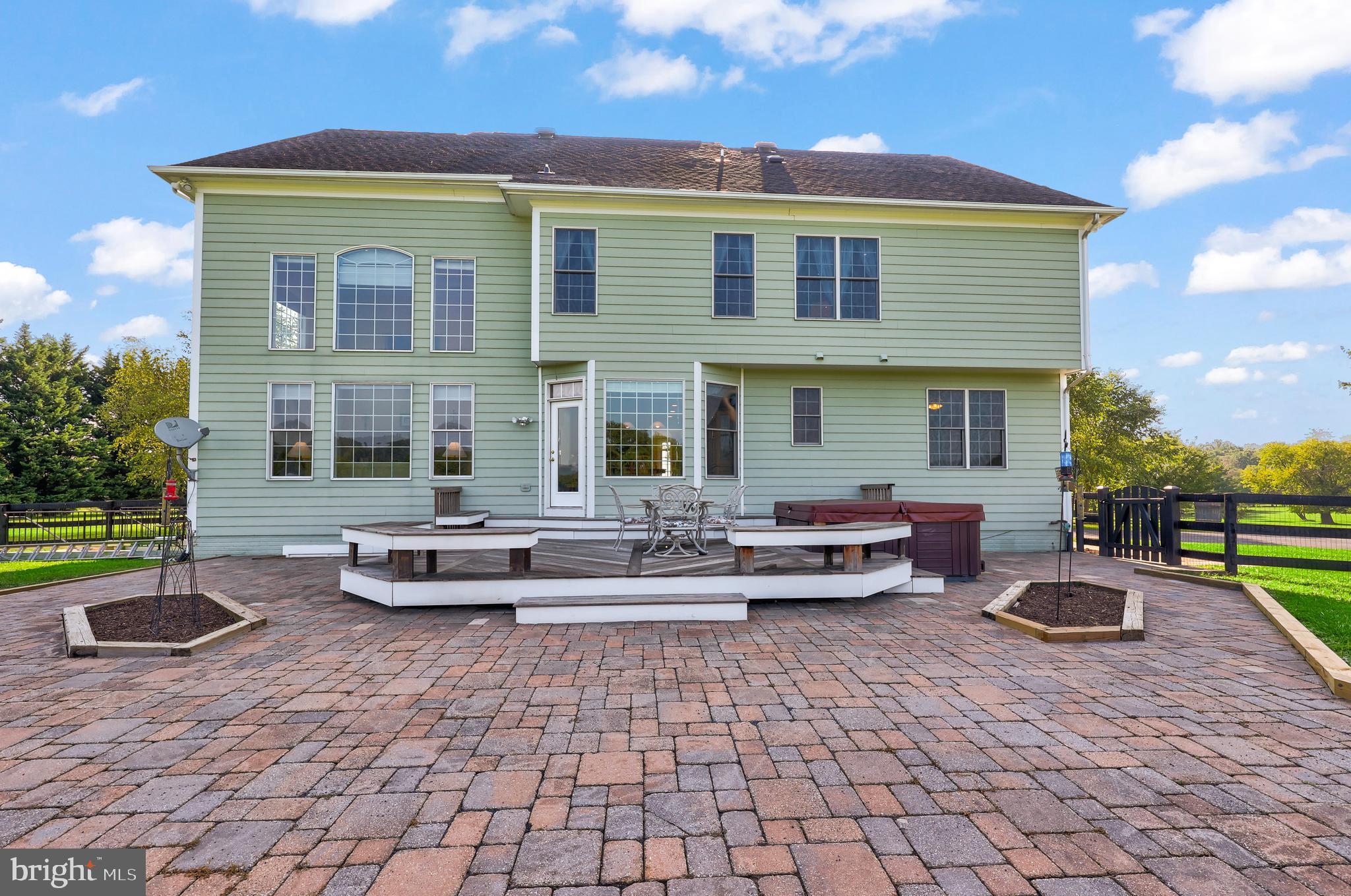 ROLLING MEADOWS - Residential