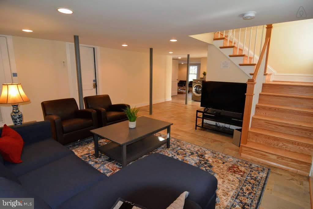 BALLSTON - Residential Income