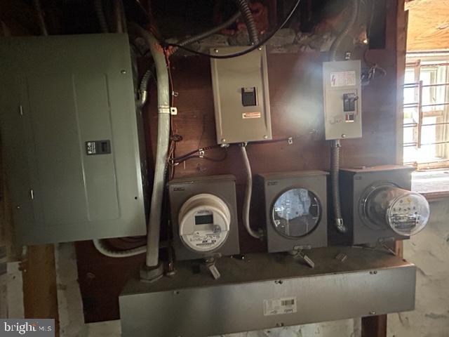 HILLTOP PARK - Residential