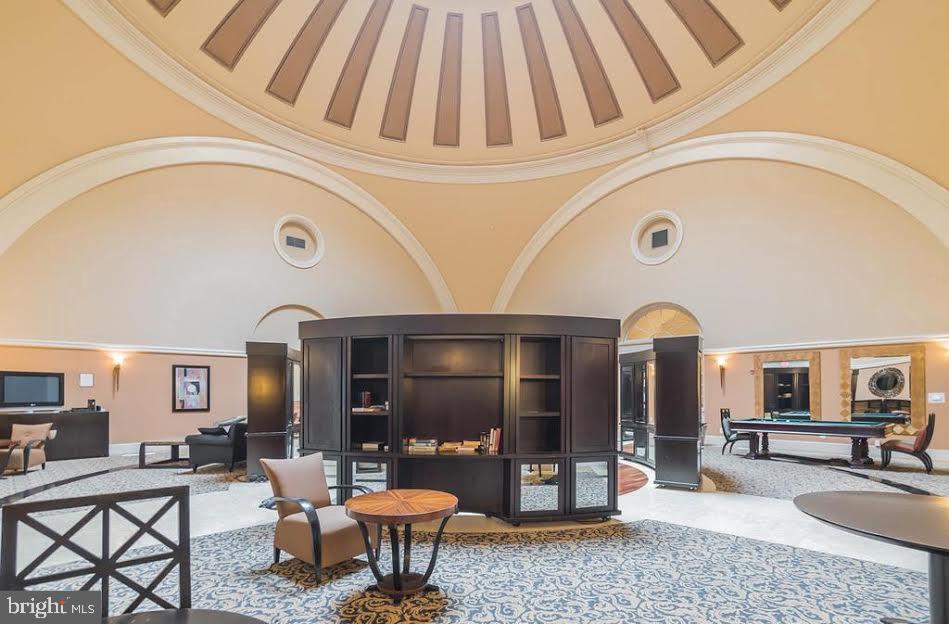 NAVAL SQUARE - Residential Lease