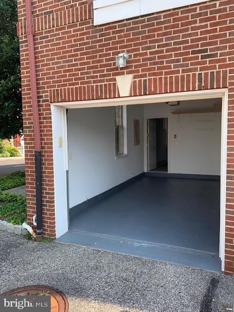 NAVAL SQUARE - Residential Lease