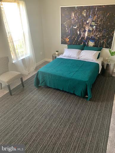 NAVAL SQUARE - Residential Lease