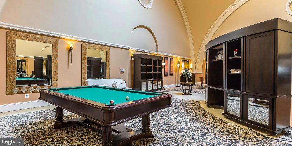 NAVAL SQUARE - Residential Lease